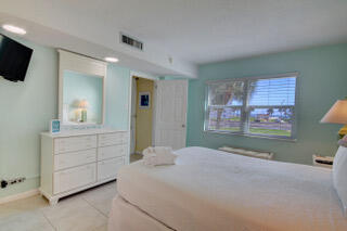 EL MATADOR CONDO - Residential