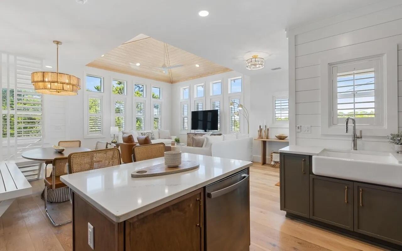 ROLLING DUNES PH 3 - Residential Lease