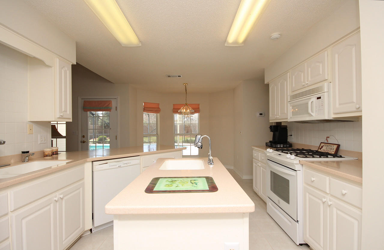 BRISTOL VILLAGE RAINTREE ESTATES - Residential