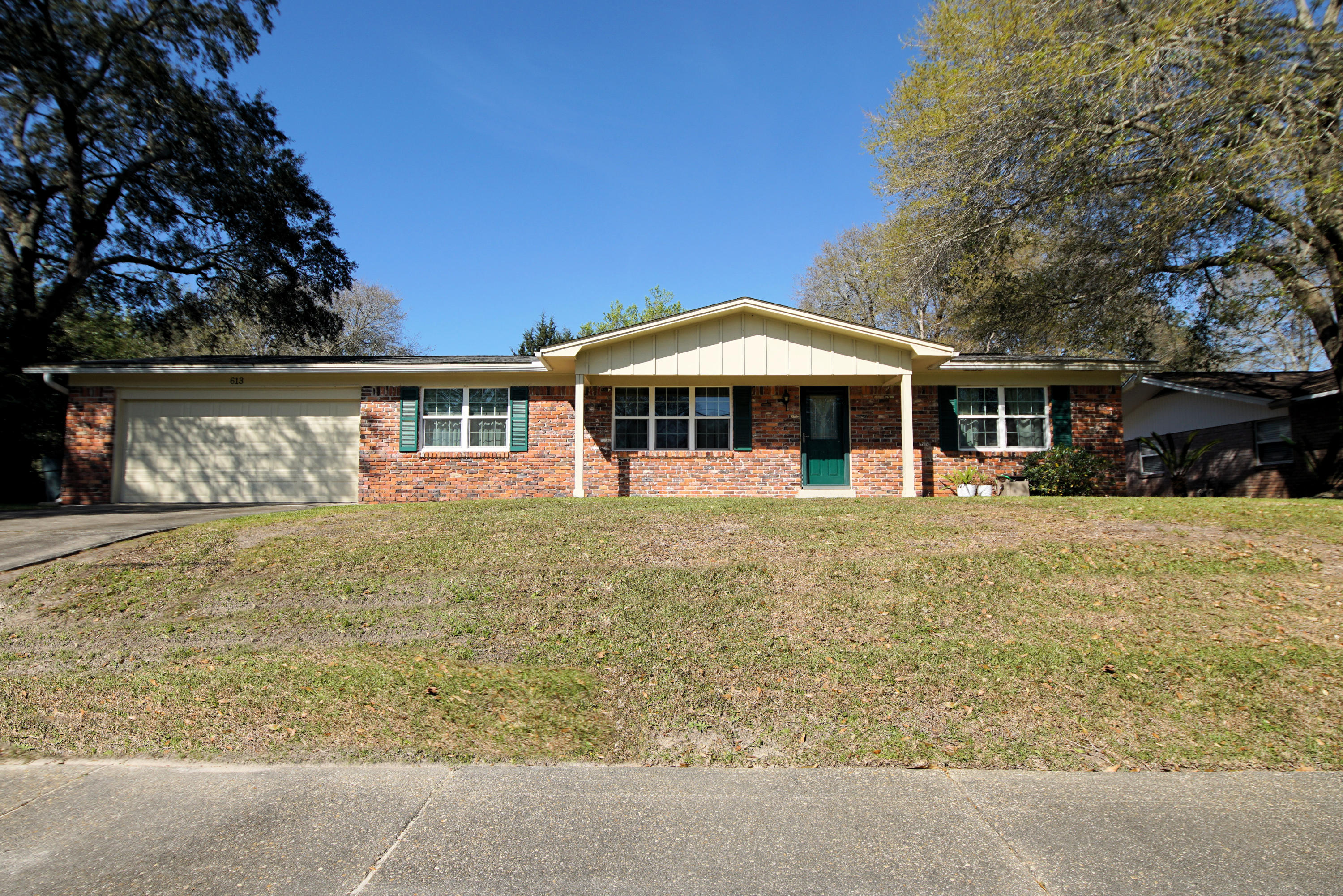 COUNTRY CLUB ESTATES 1ST ADDN - Residential