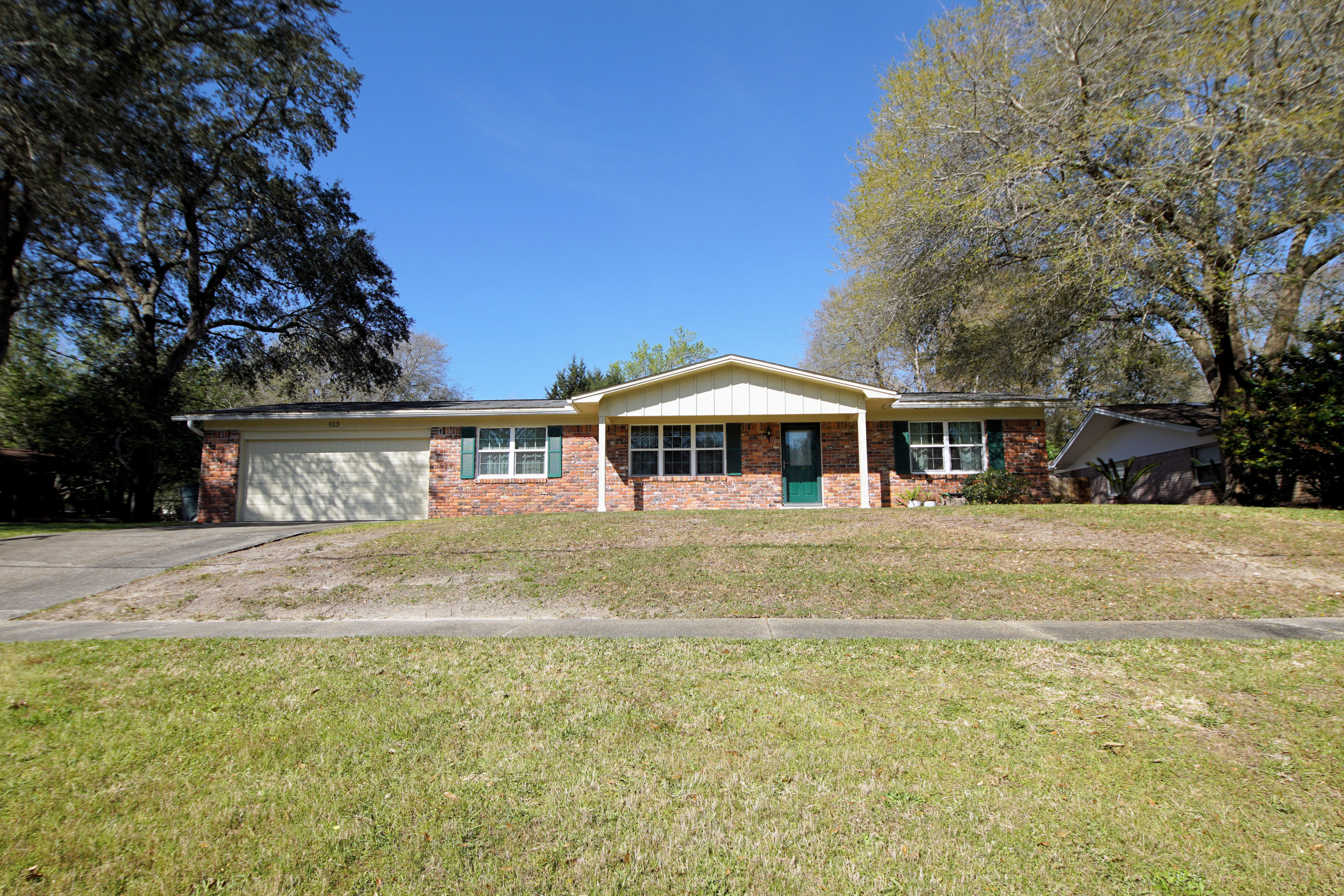 COUNTRY CLUB ESTATES 1ST ADDN - Residential