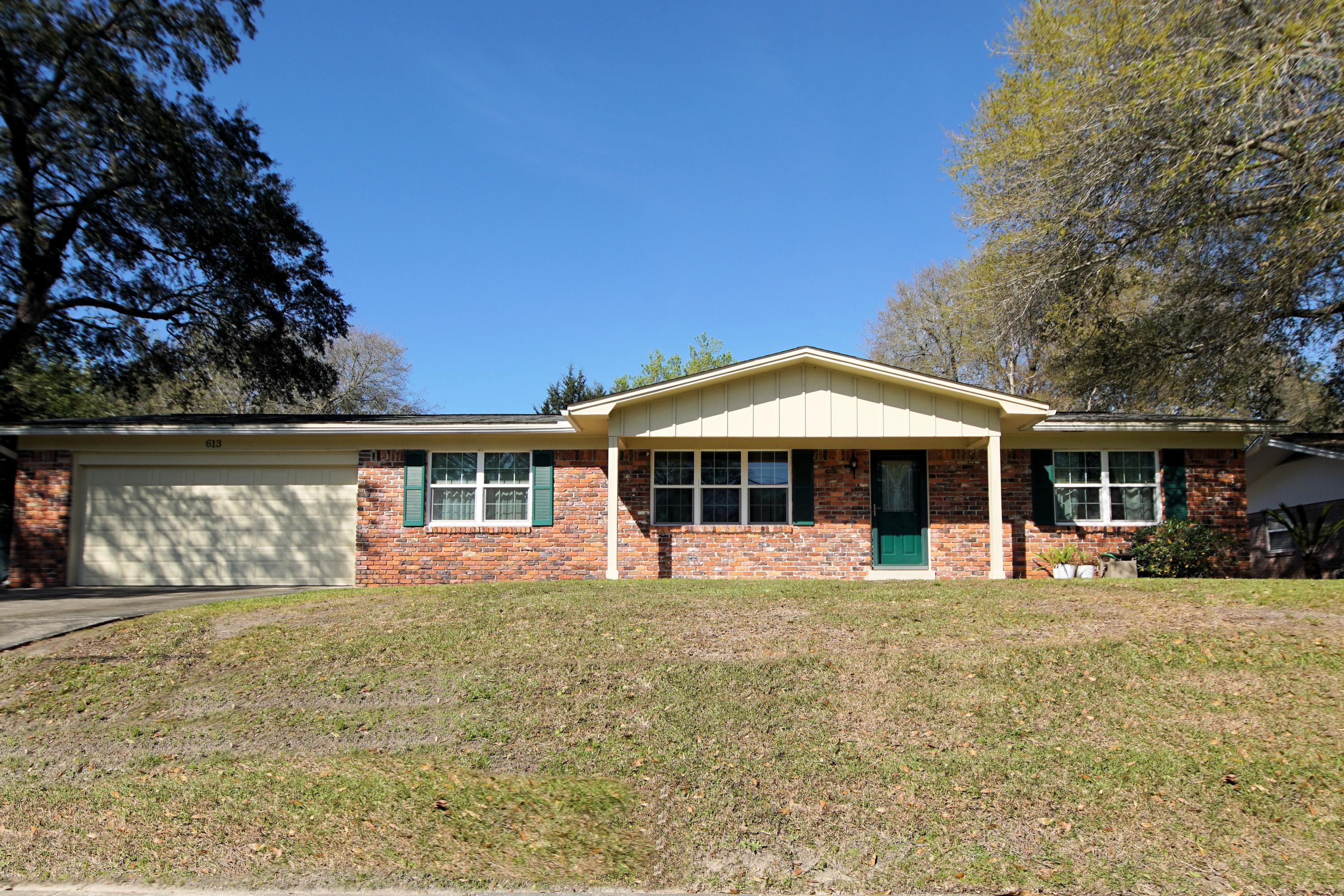 COUNTRY CLUB ESTATES 1ST ADDN - Residential