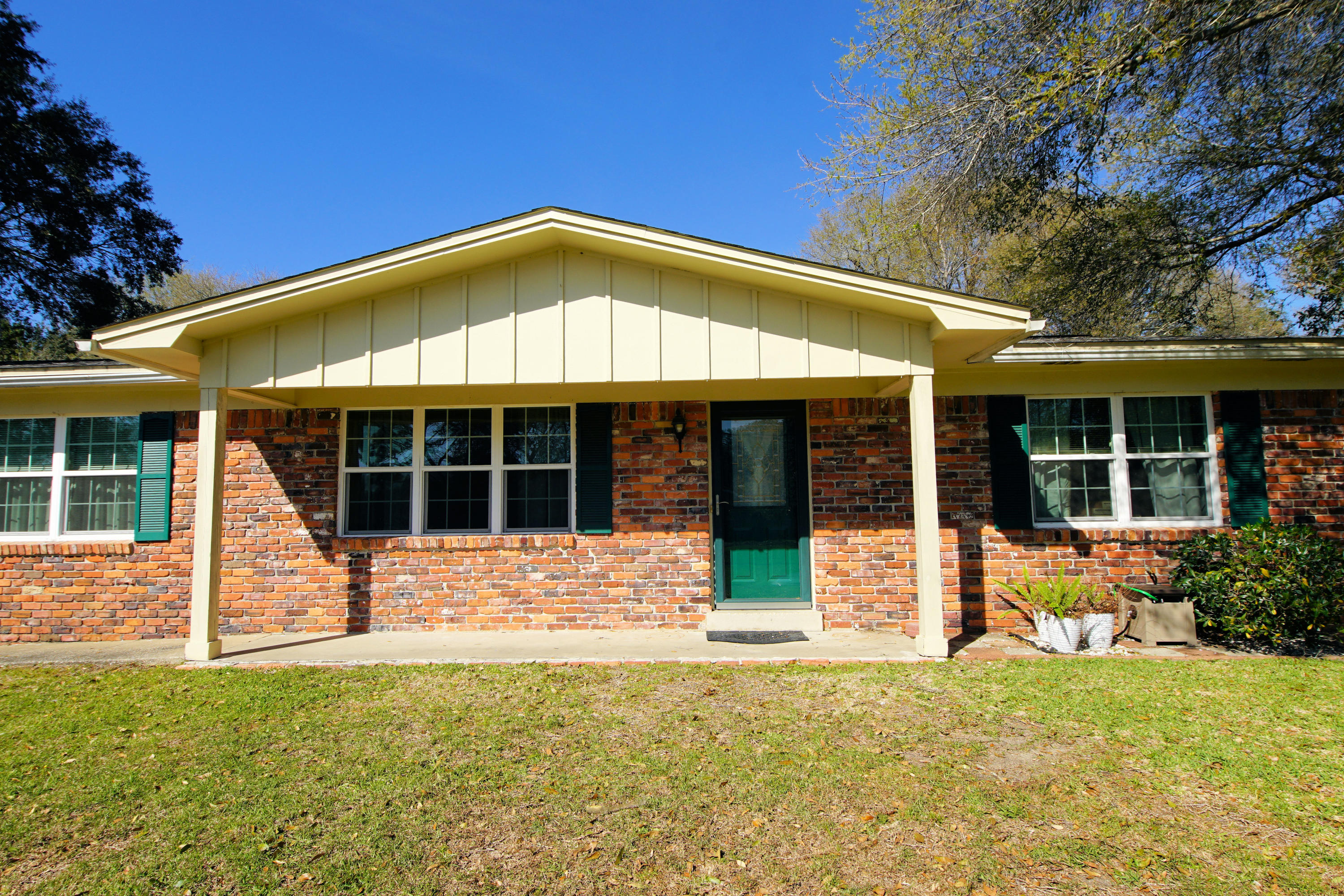 COUNTRY CLUB ESTATES 1ST ADDN - Residential