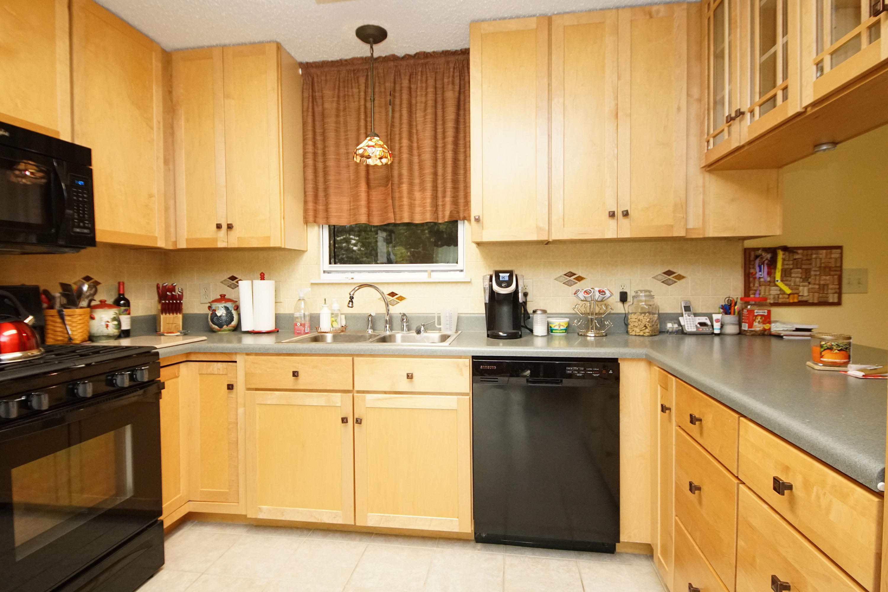 COUNTRY CLUB ESTATES 1ST ADDN - Residential