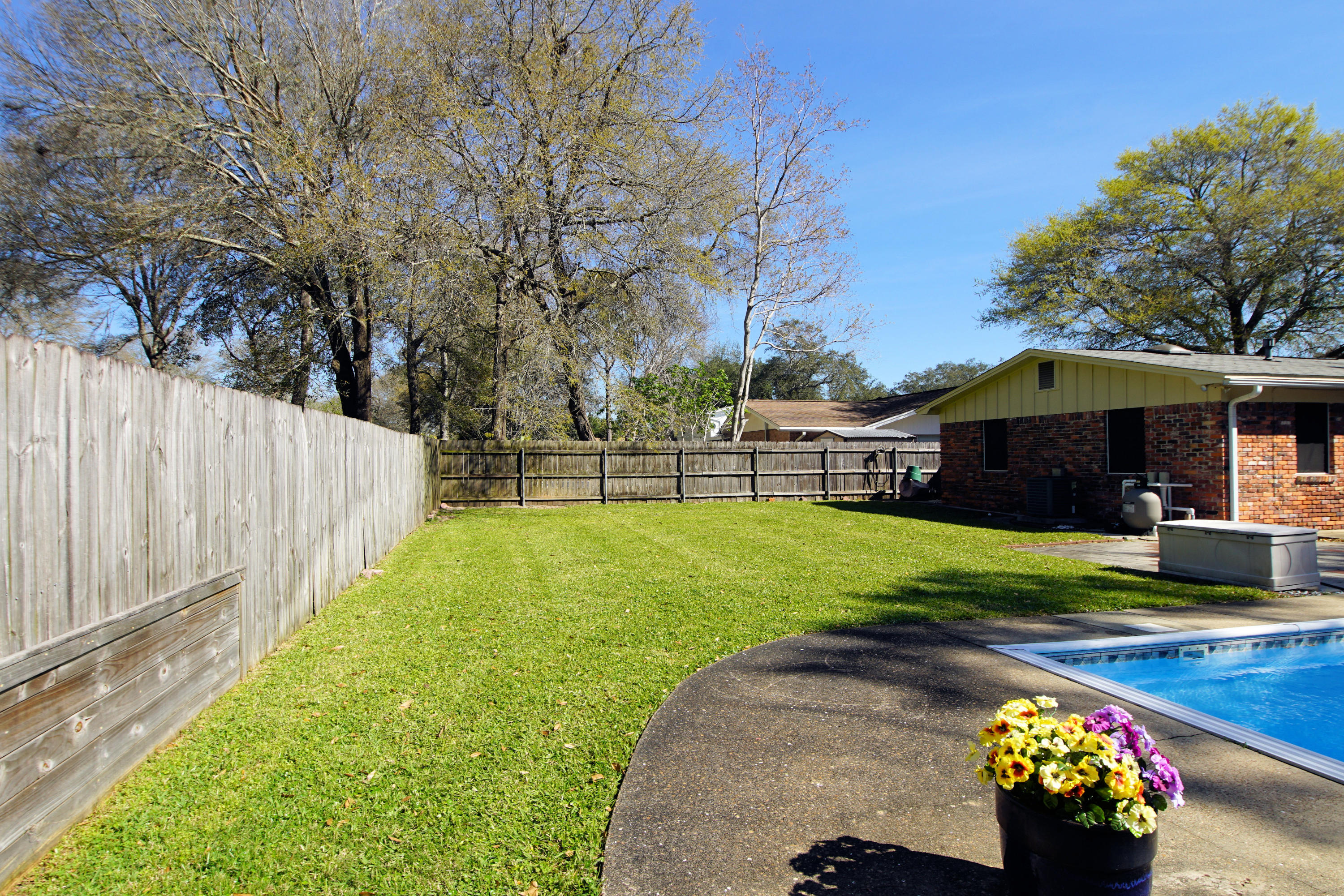 COUNTRY CLUB ESTATES 1ST ADDN - Residential