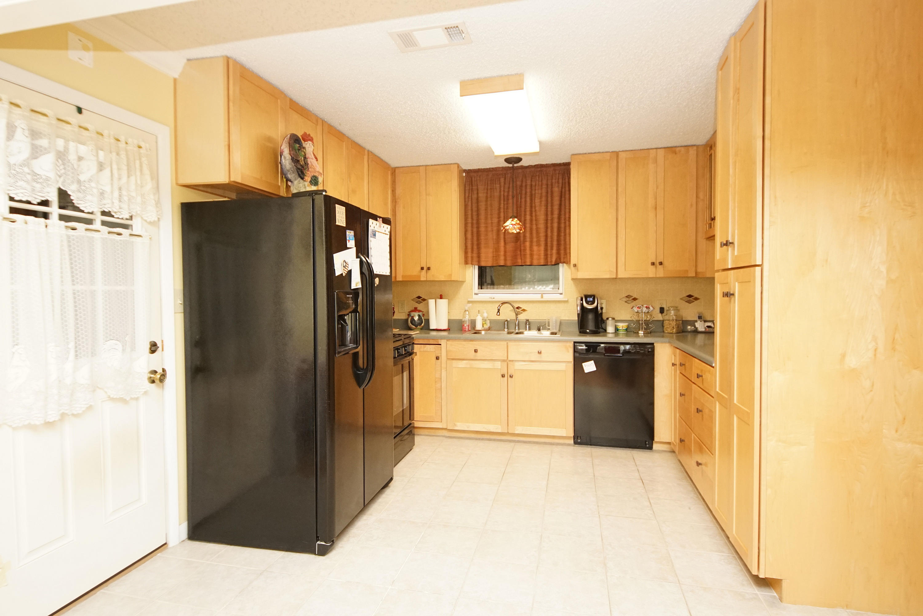 COUNTRY CLUB ESTATES 1ST ADDN - Residential