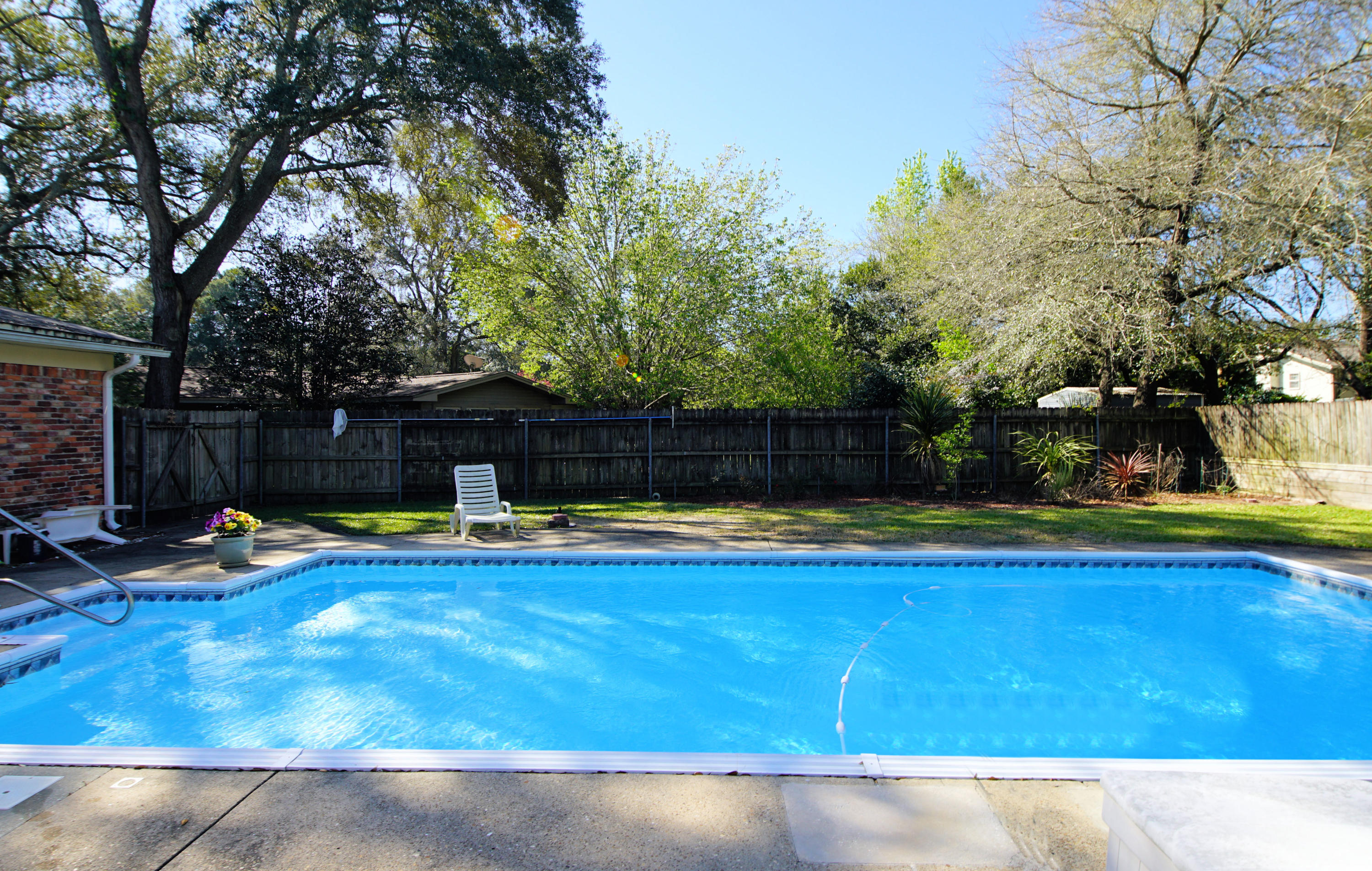 COUNTRY CLUB ESTATES 1ST ADDN - Residential