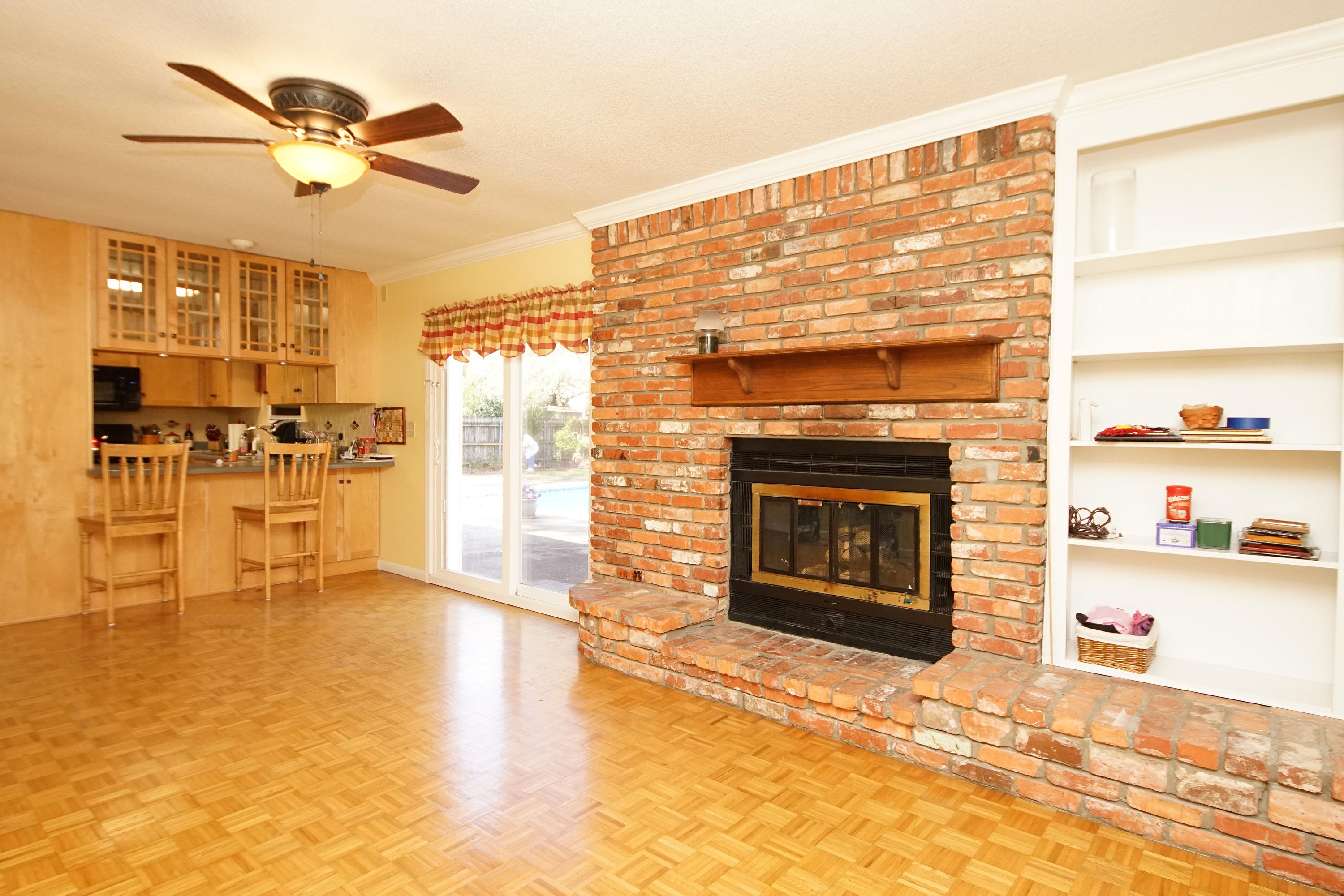 COUNTRY CLUB ESTATES 1ST ADDN - Residential