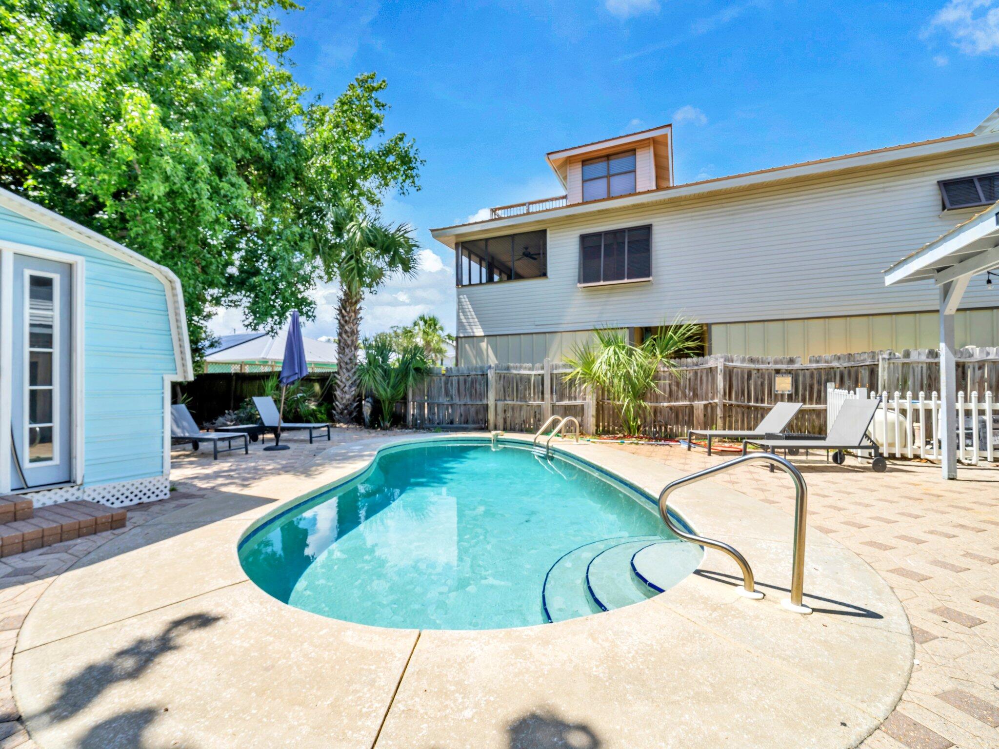 CRYSTAL BEACH - Residential