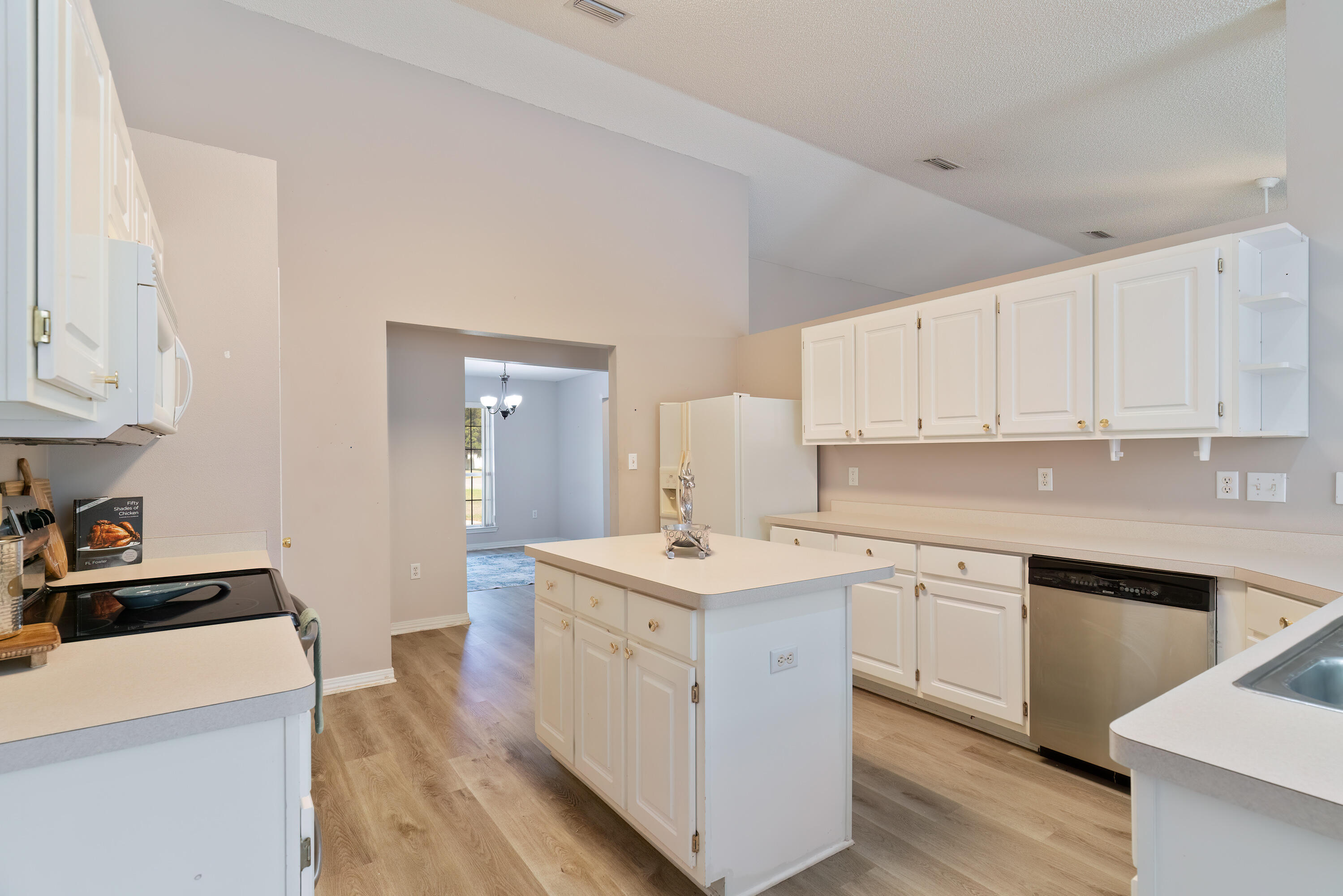 CORONADO VILLAGE PH 3 - Residential
