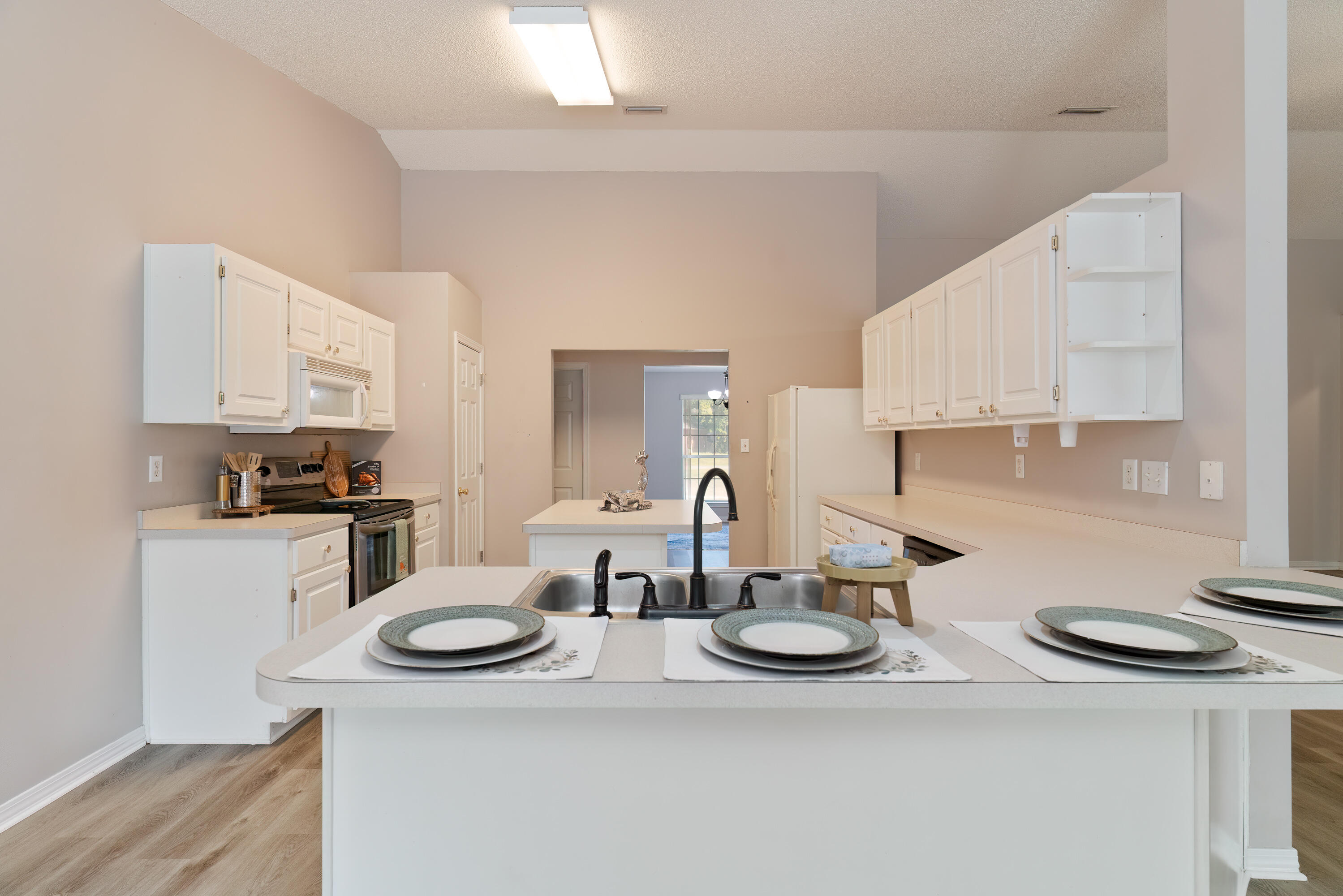 CORONADO VILLAGE PH 3 - Residential