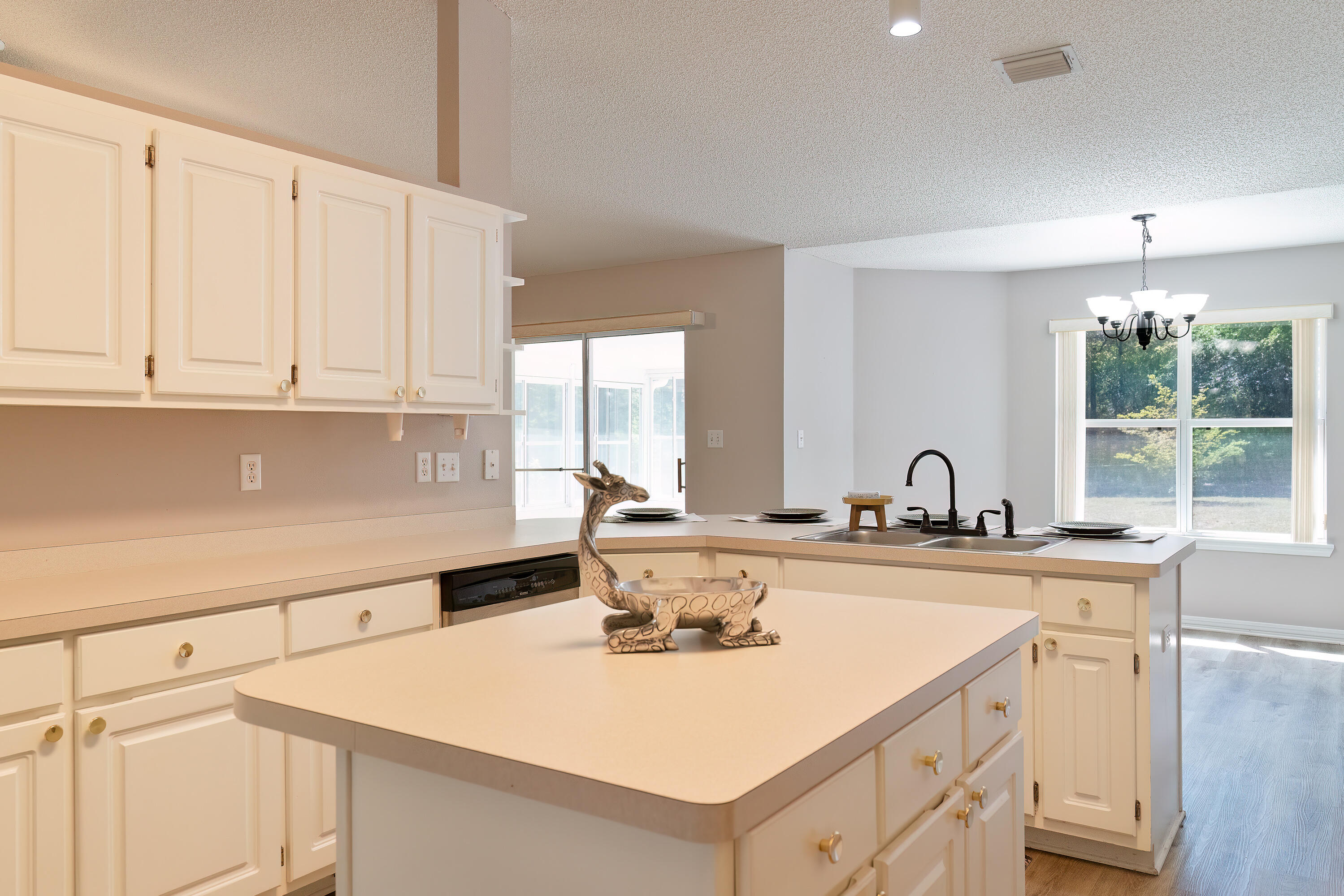 CORONADO VILLAGE PH 3 - Residential