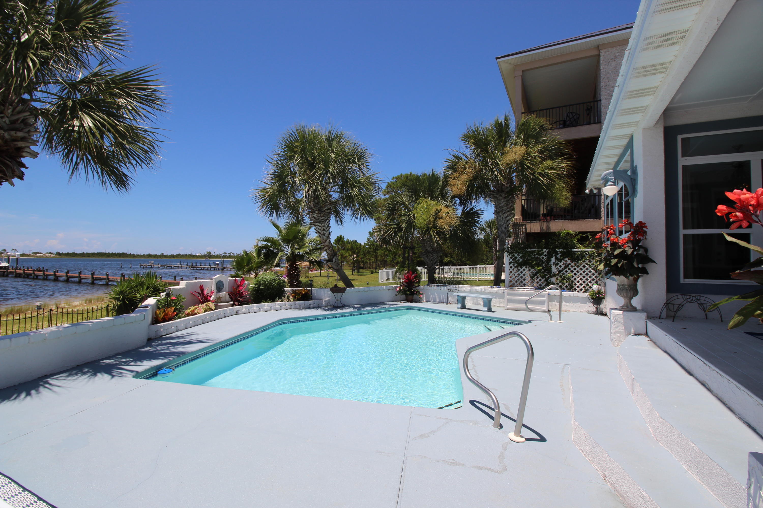 SPARKLING WATERS - Residential