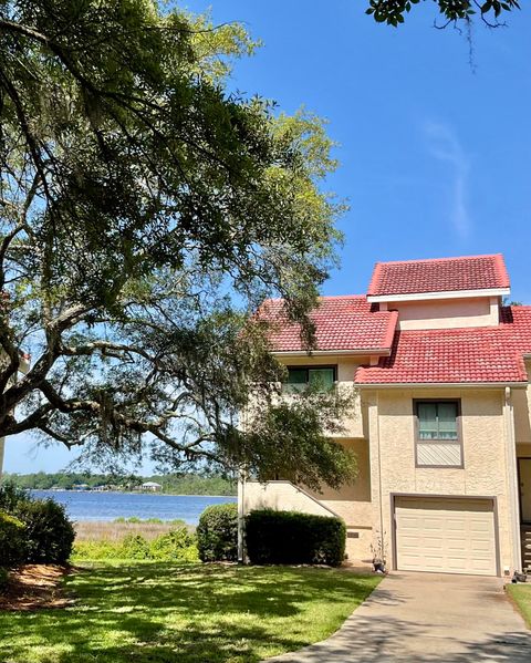 A home in Niceville