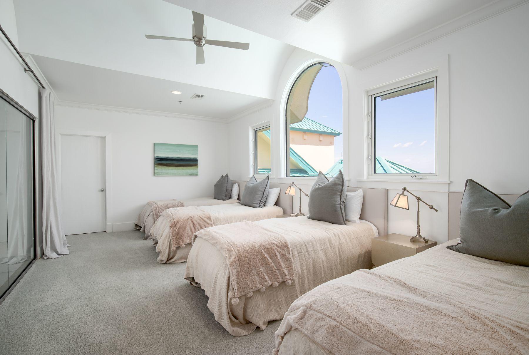 HIDDEN DUNES GRAND VILLAS - Residential