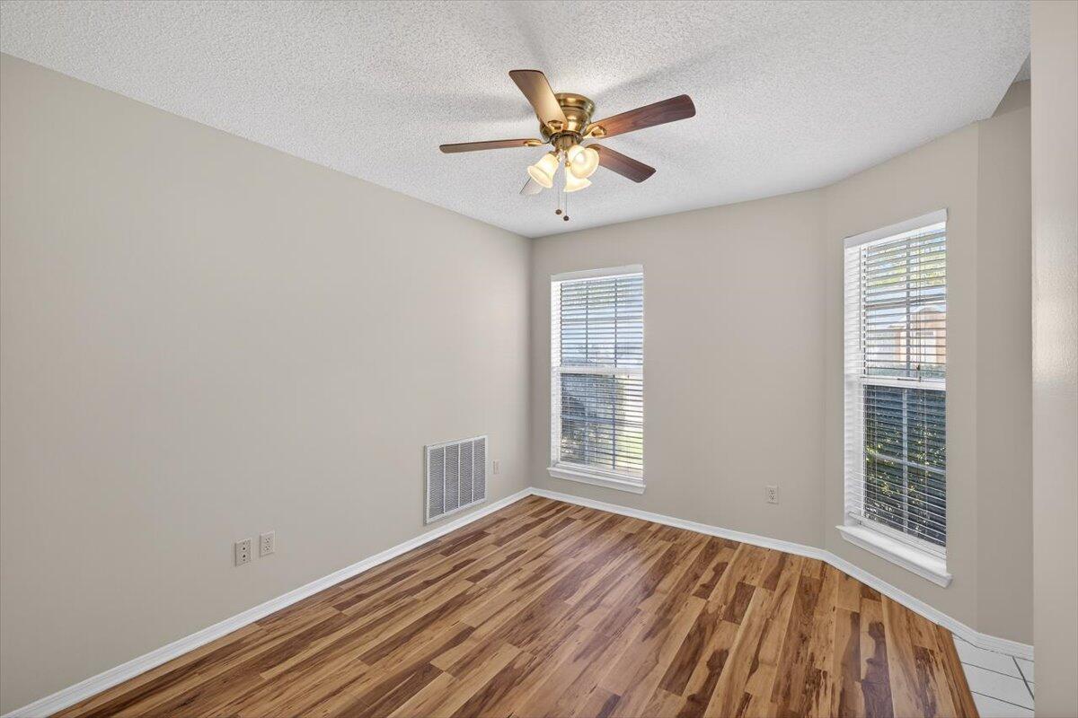 PARKWOOD SQUARE PH 1 - Residential