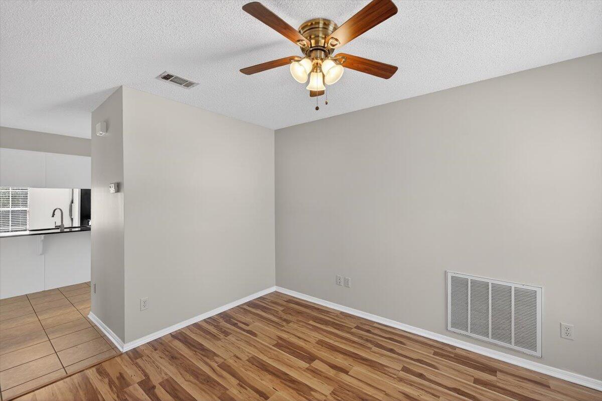 PARKWOOD SQUARE PH 1 - Residential