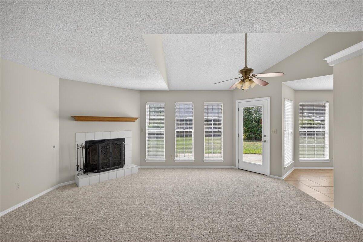 PARKWOOD SQUARE PH 1 - Residential