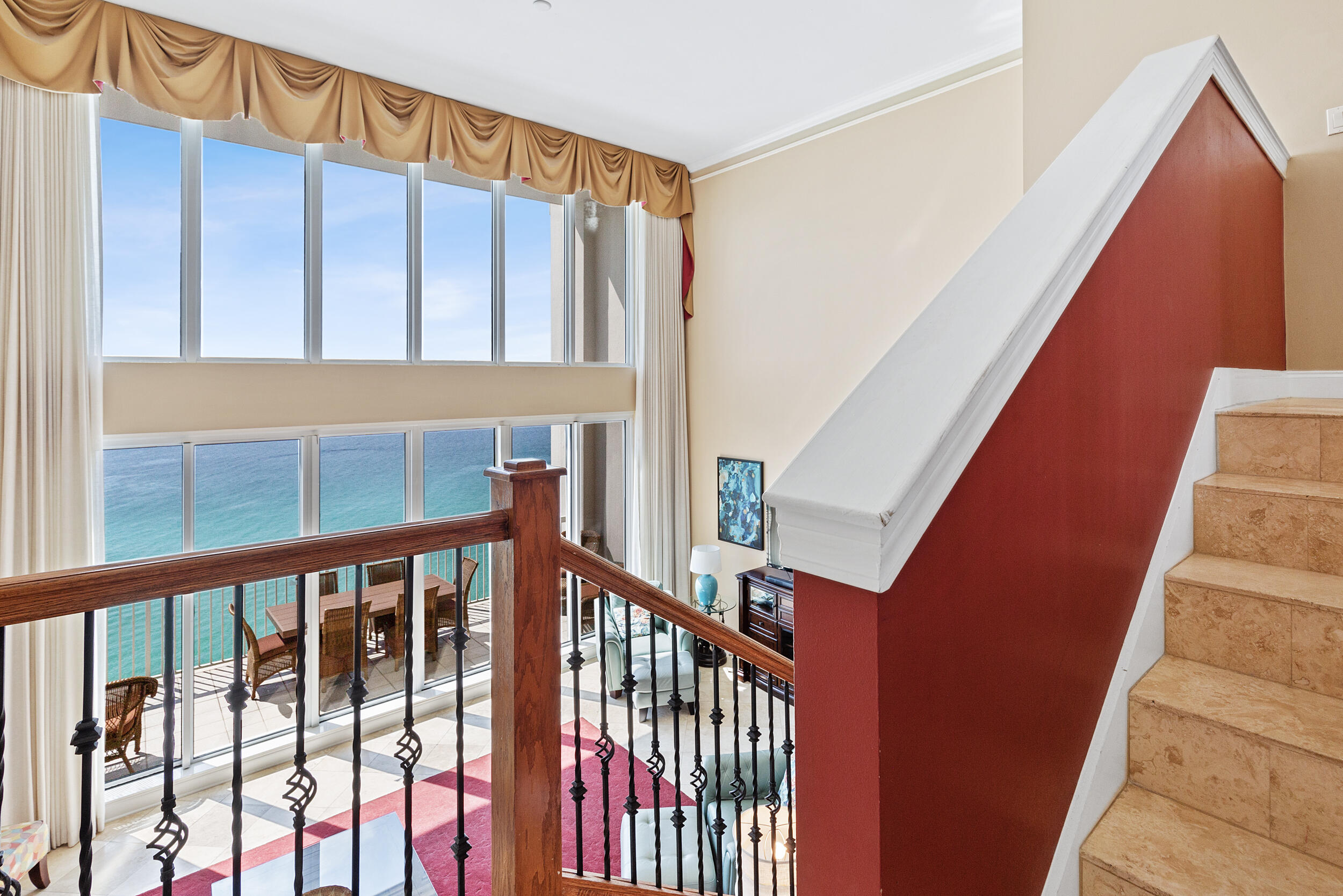 SILVER BEACH TOWERS - Residential