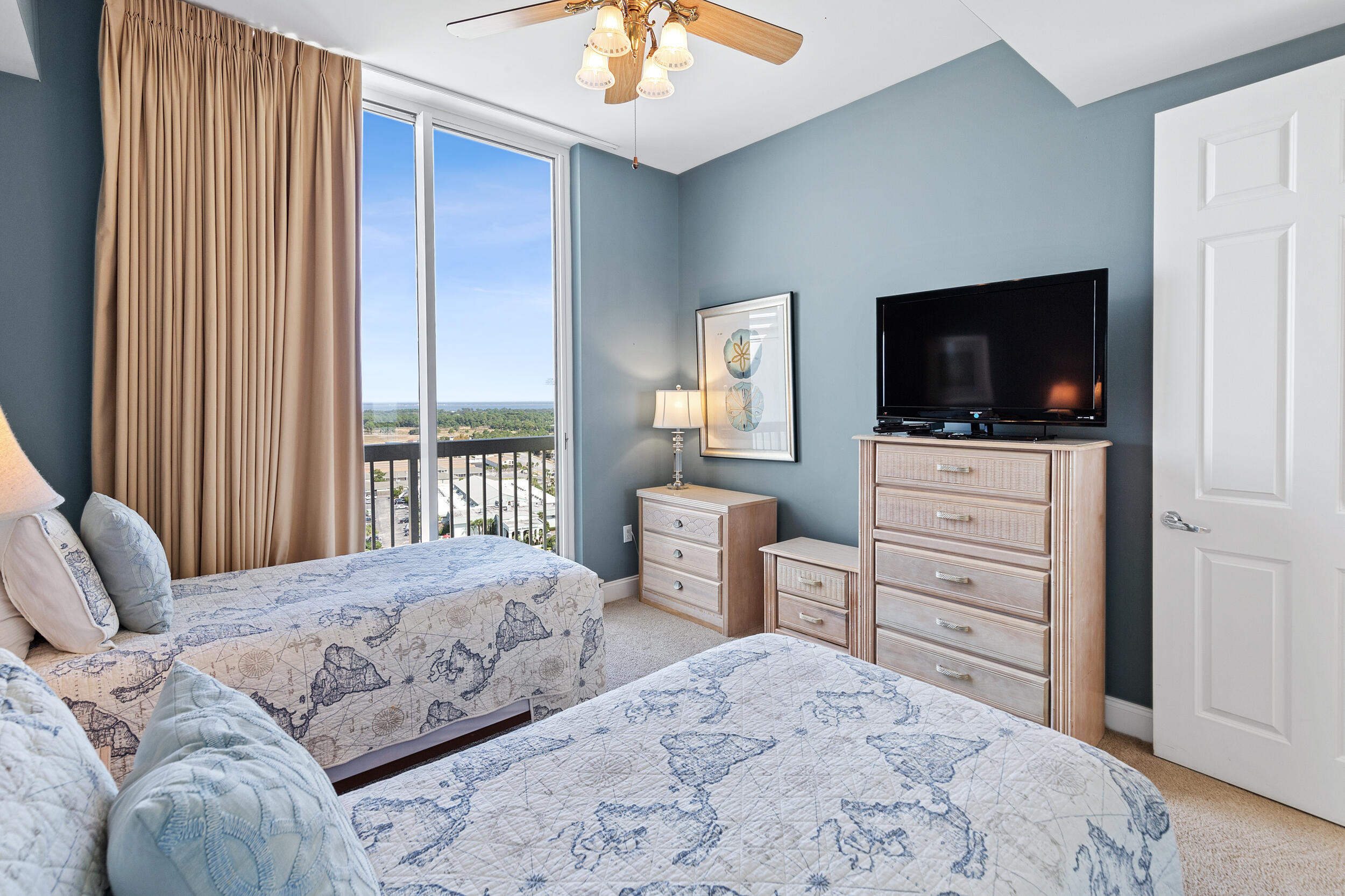 SILVER BEACH TOWERS - Residential