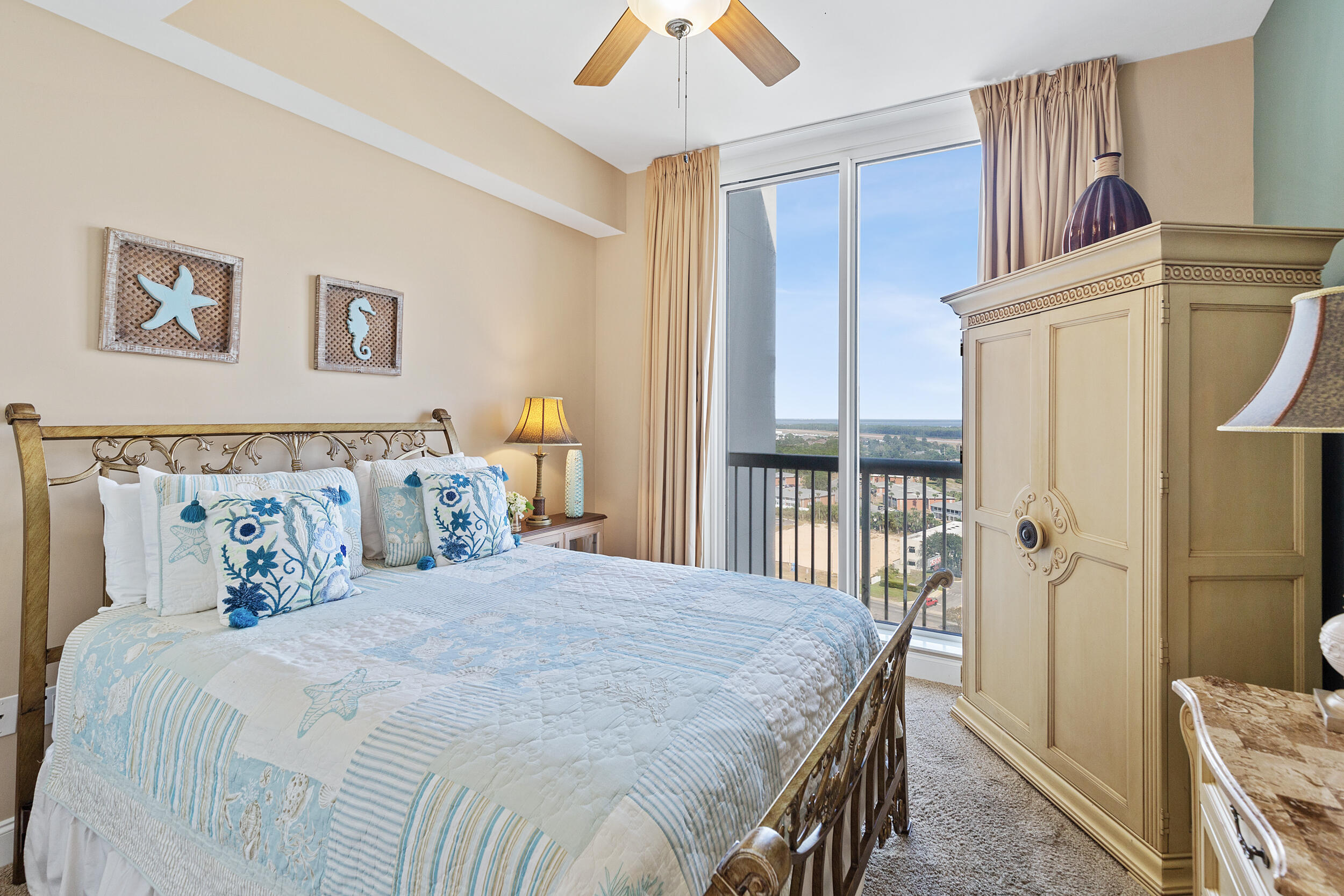 SILVER BEACH TOWERS - Residential