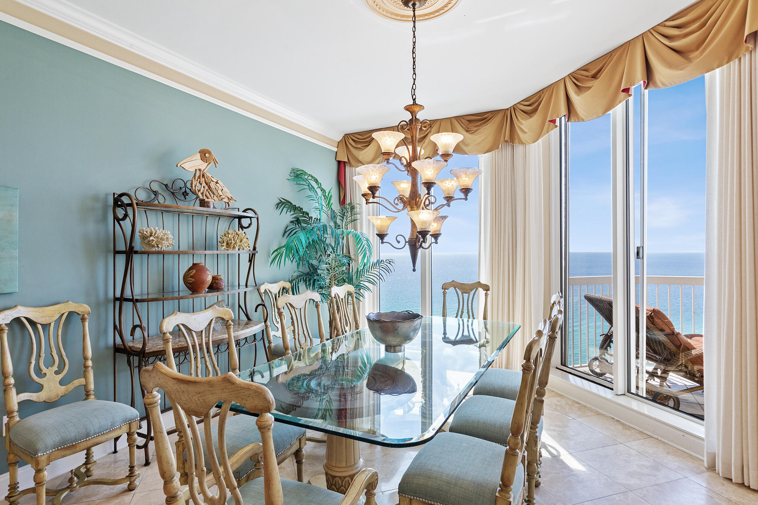 SILVER BEACH TOWERS - Residential