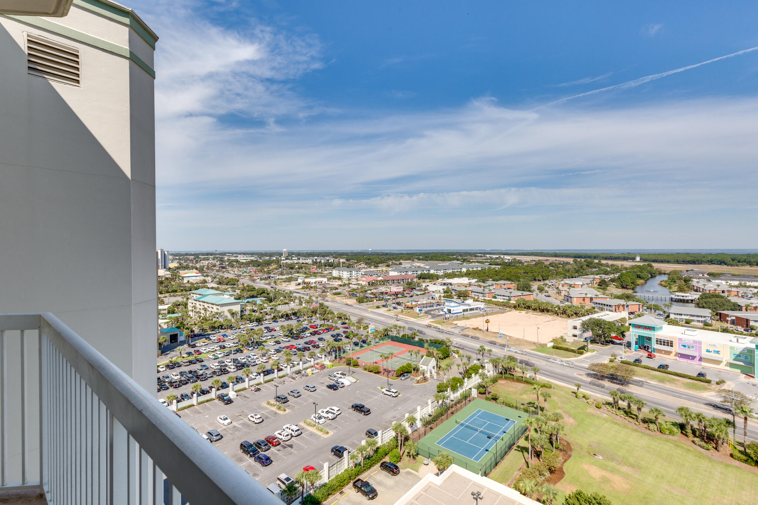 SILVER BEACH TOWERS - Residential