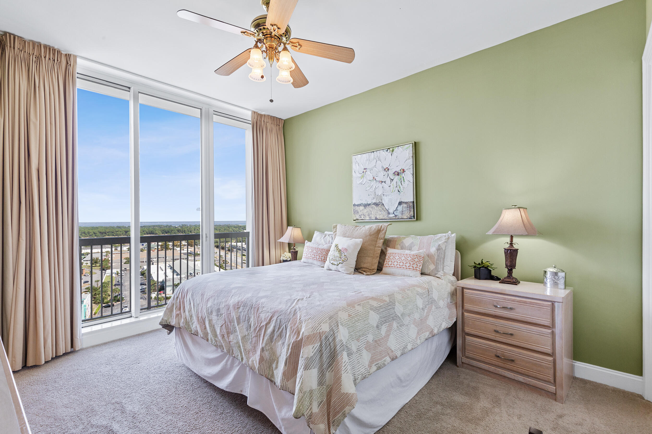SILVER BEACH TOWERS - Residential
