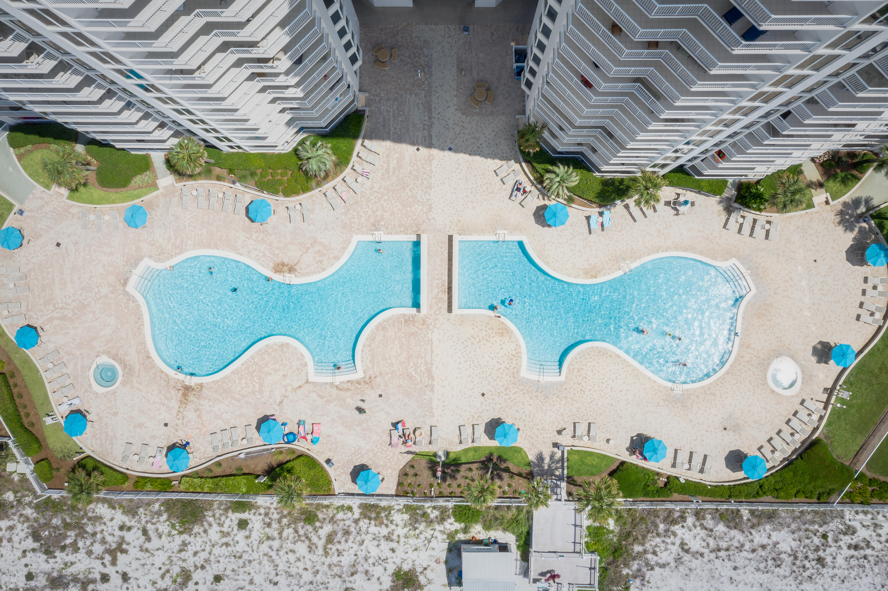 SILVER BEACH TOWERS - Residential