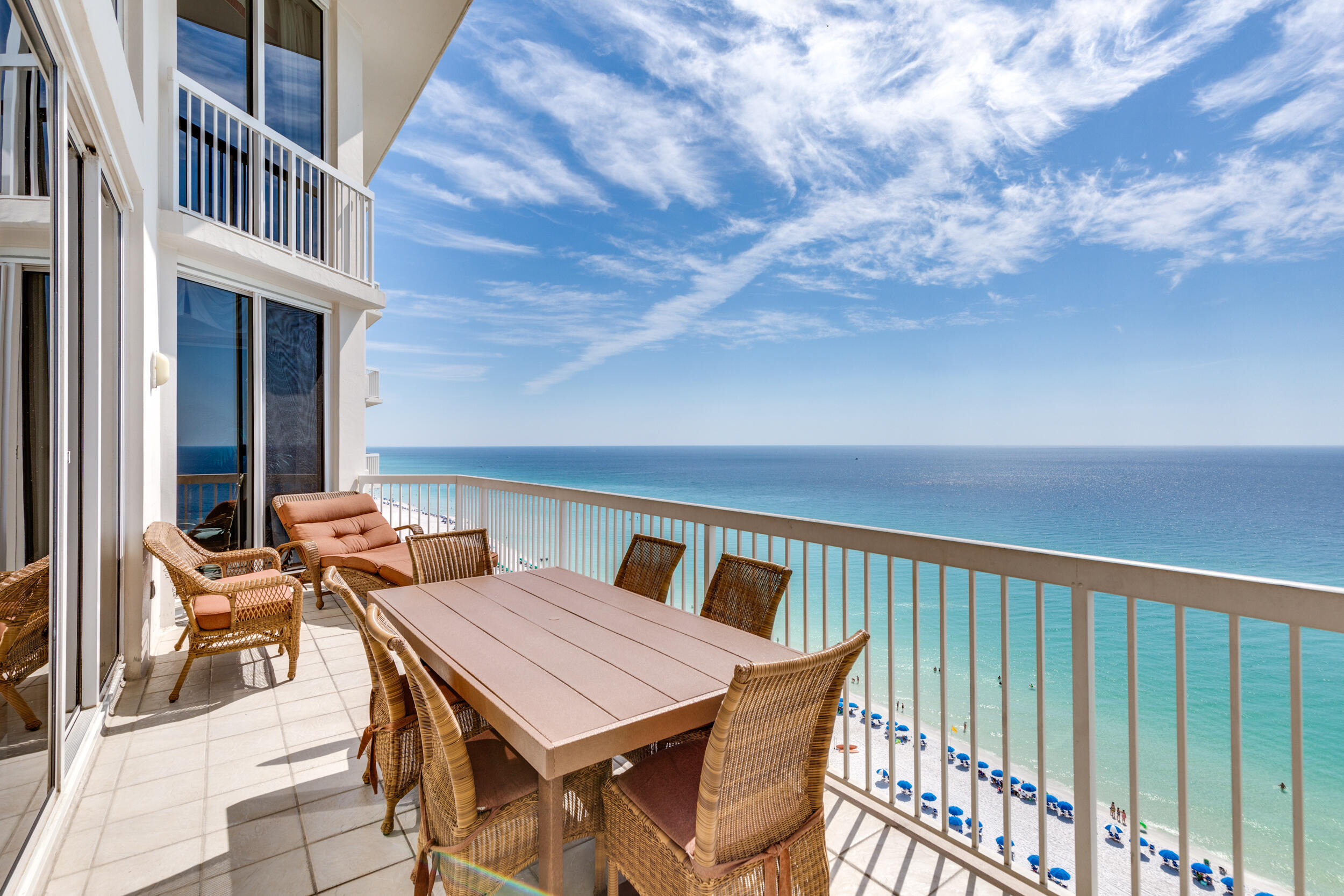 SILVER BEACH TOWERS - Residential
