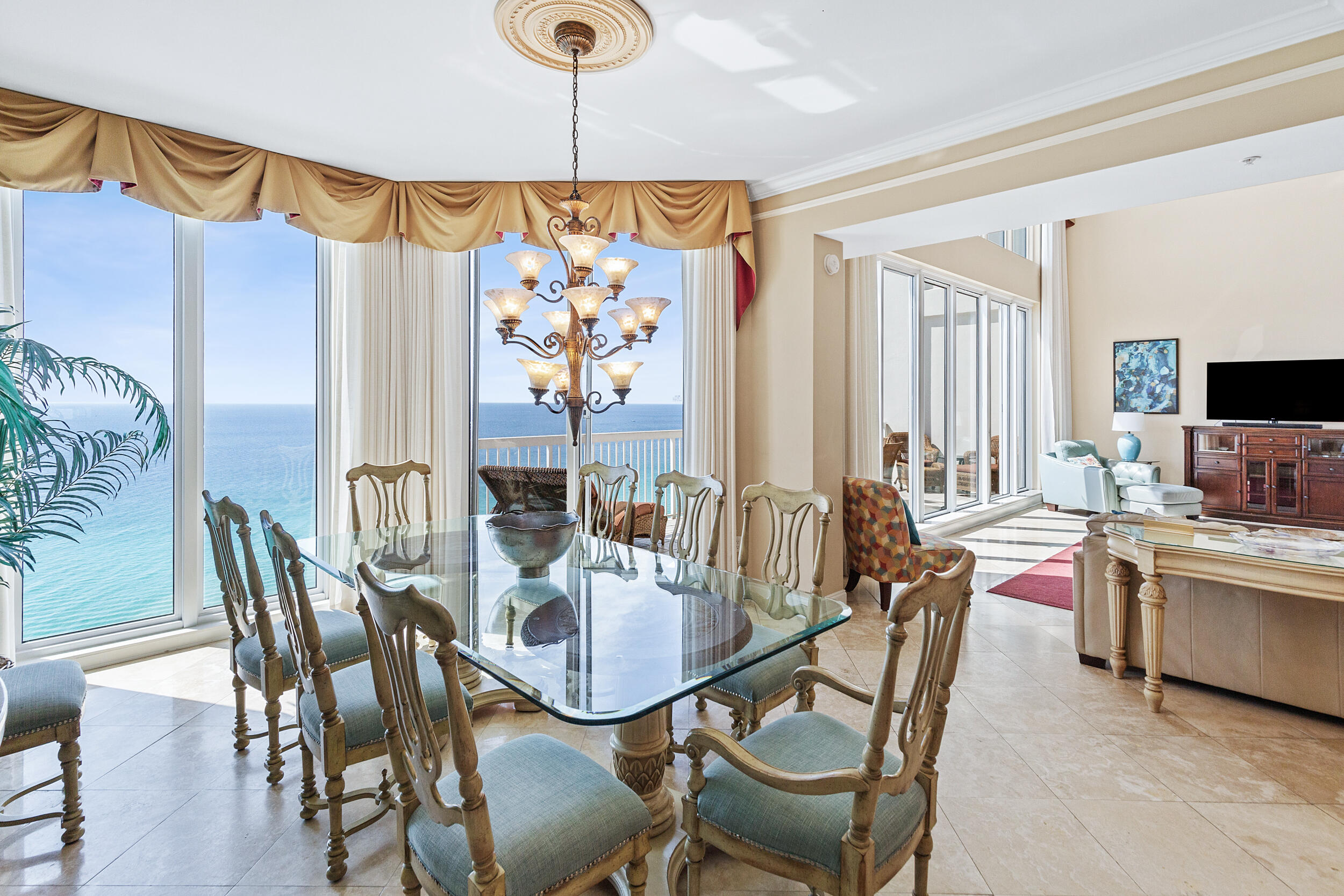 SILVER BEACH TOWERS - Residential