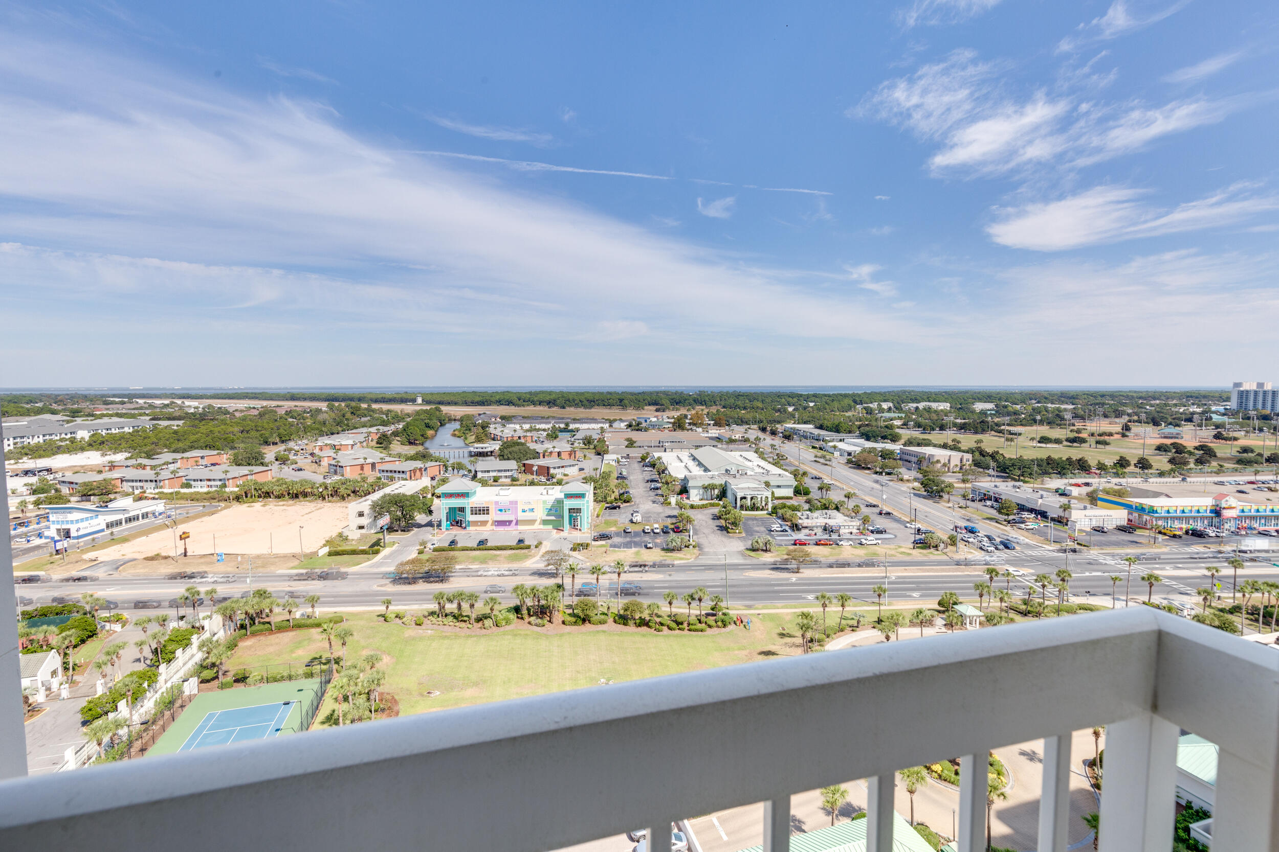 SILVER BEACH TOWERS - Residential