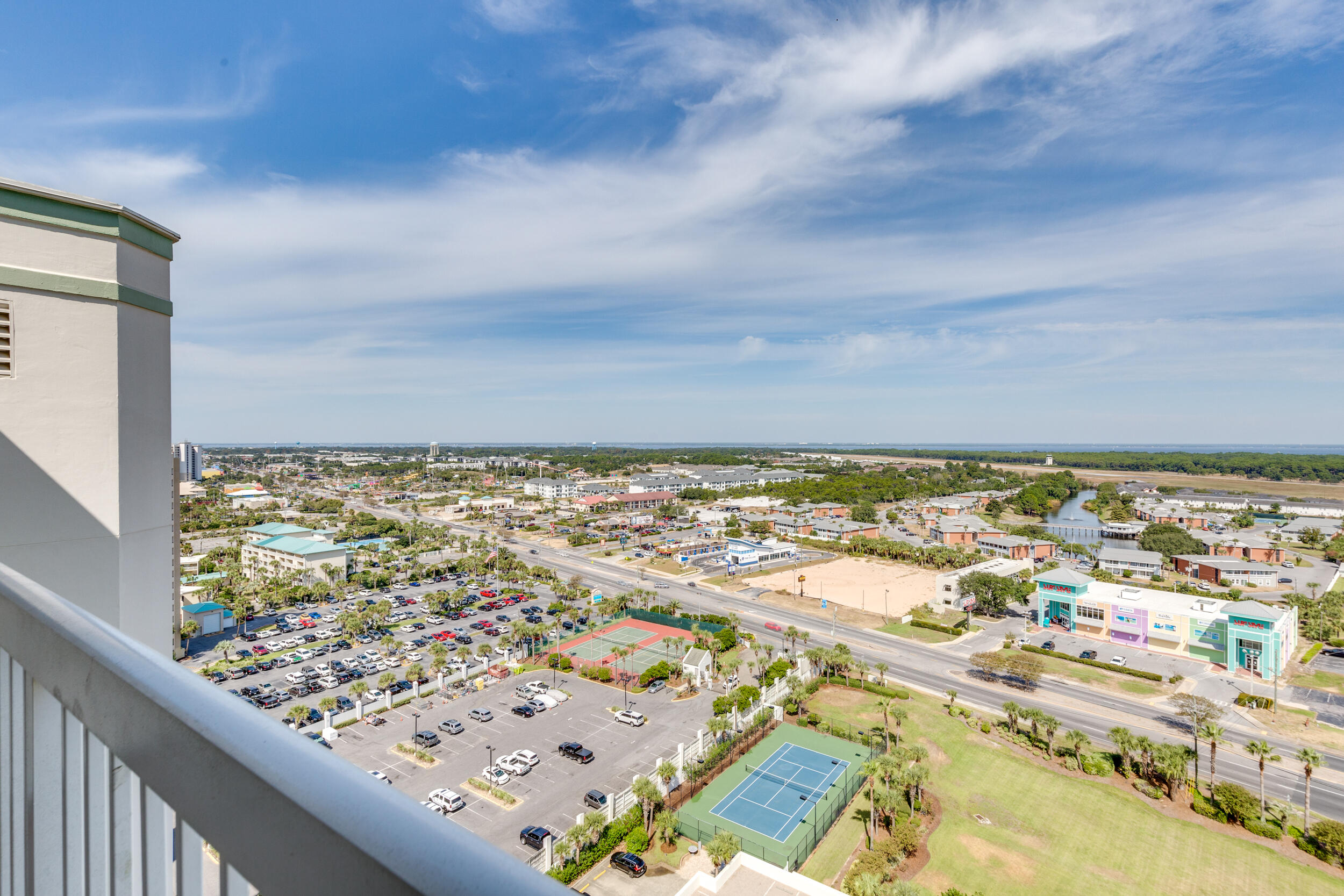 SILVER BEACH TOWERS - Residential