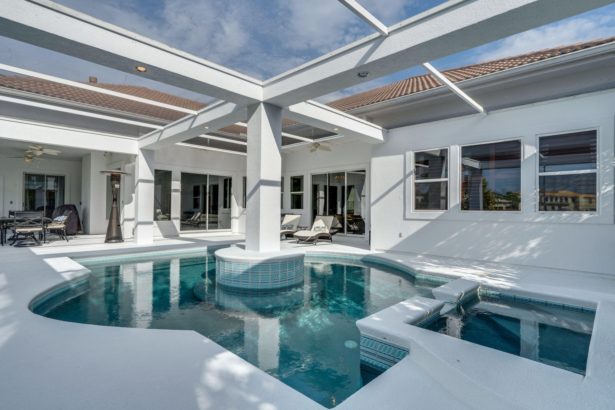 BURNT PINE - Residential