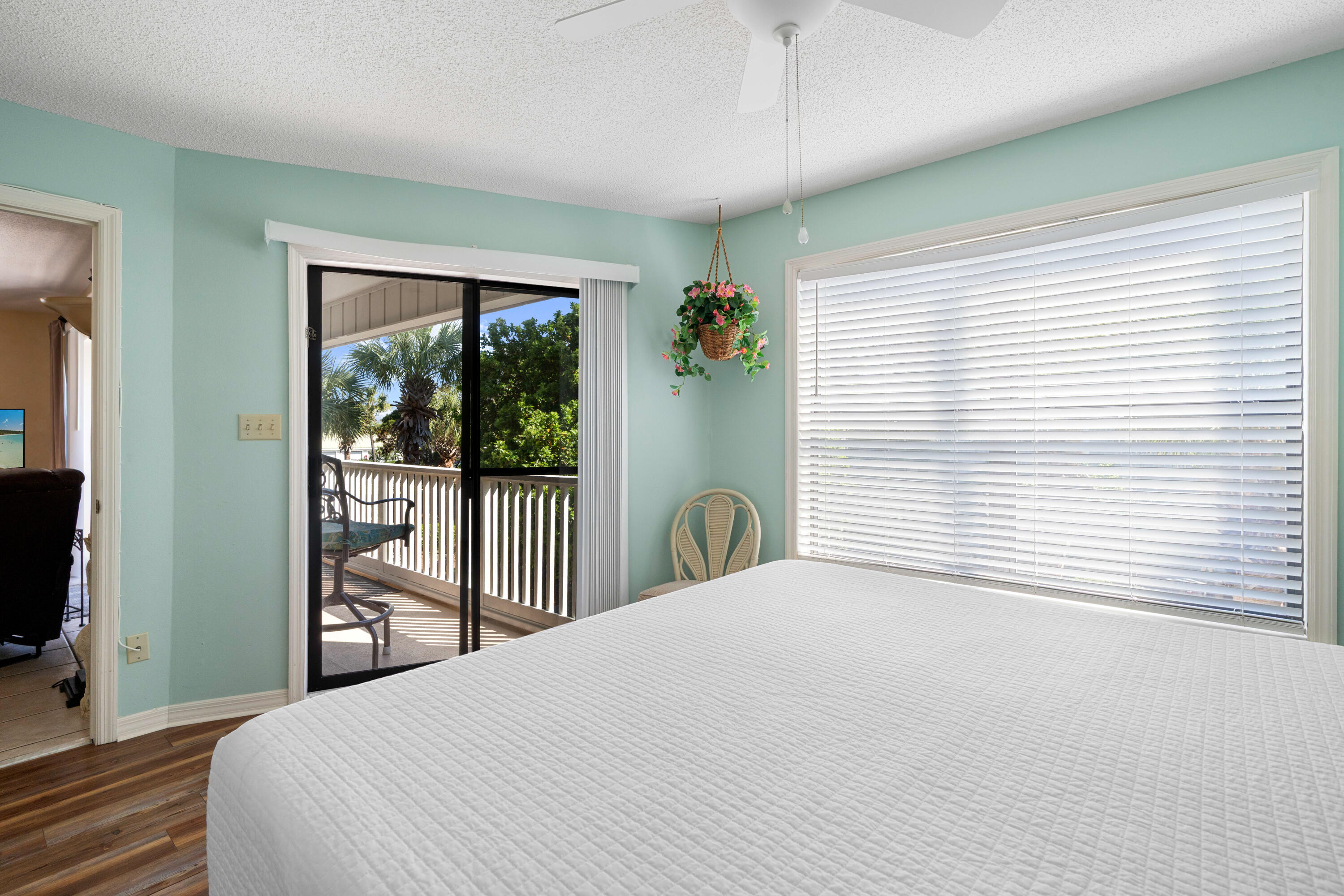 BEACHWOOD VILLAS CONDO - Residential