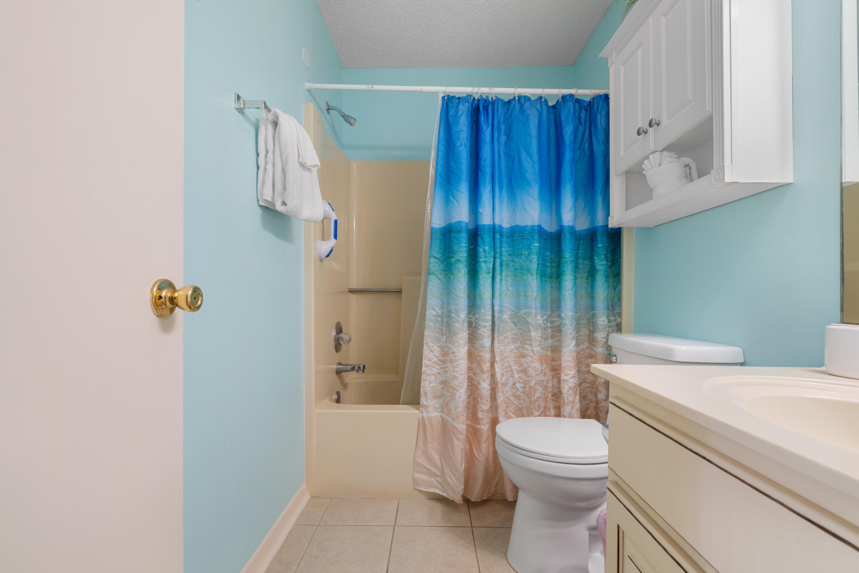 BEACHWOOD VILLAS CONDO - Residential