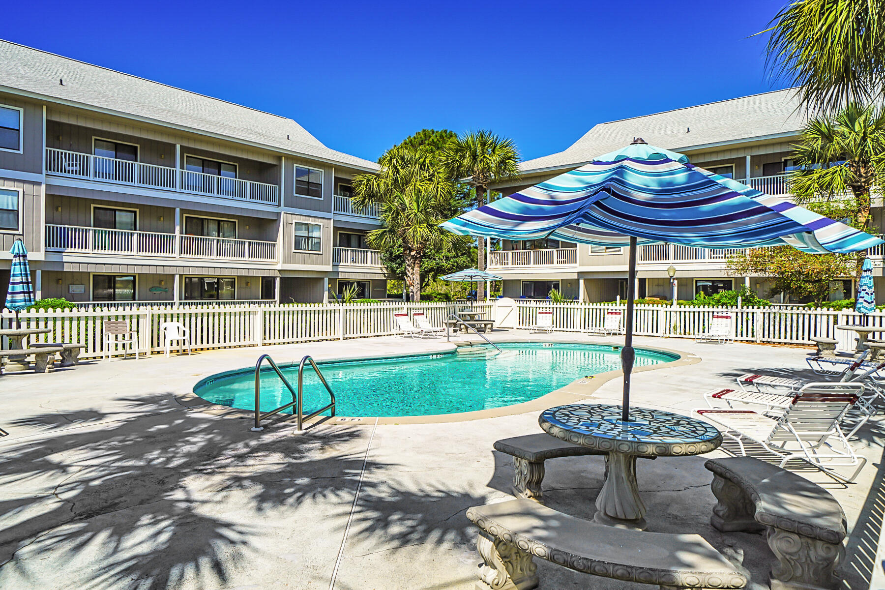 BEACHWOOD VILLAS CONDO - Residential