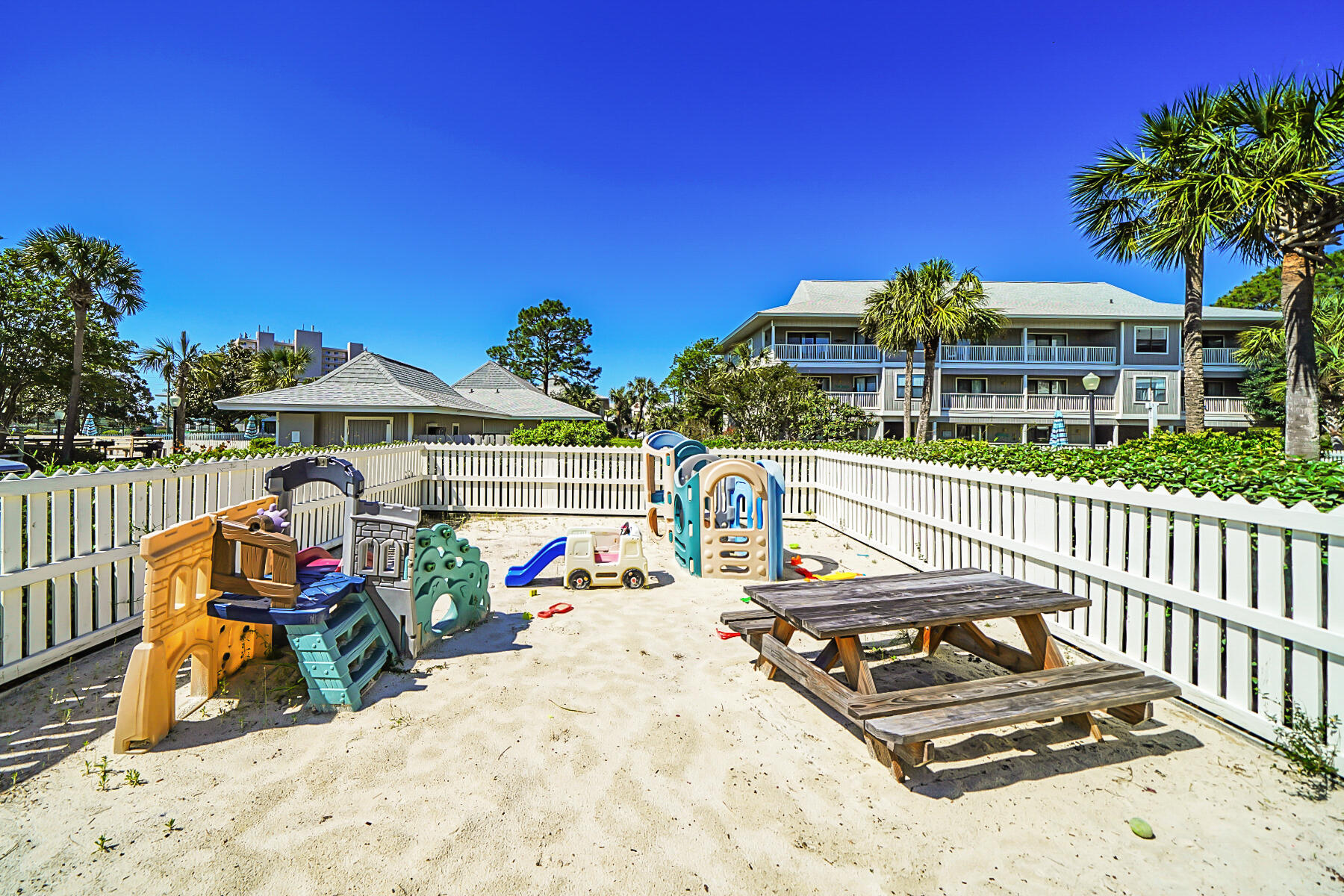 BEACHWOOD VILLAS CONDO - Residential