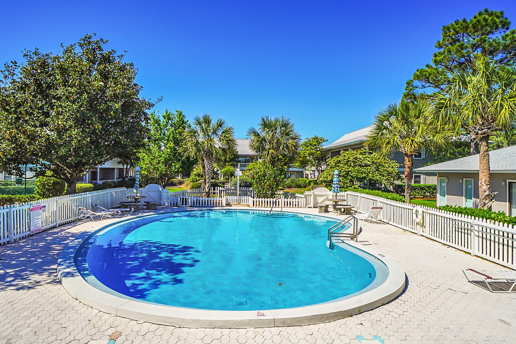 BEACHWOOD VILLAS CONDO - Residential