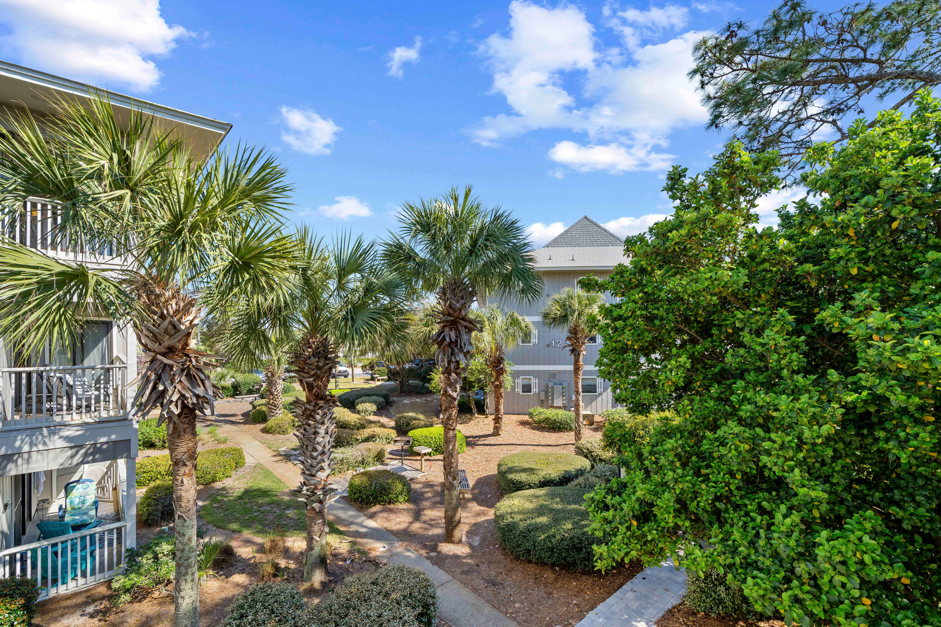 BEACHWOOD VILLAS CONDO - Residential
