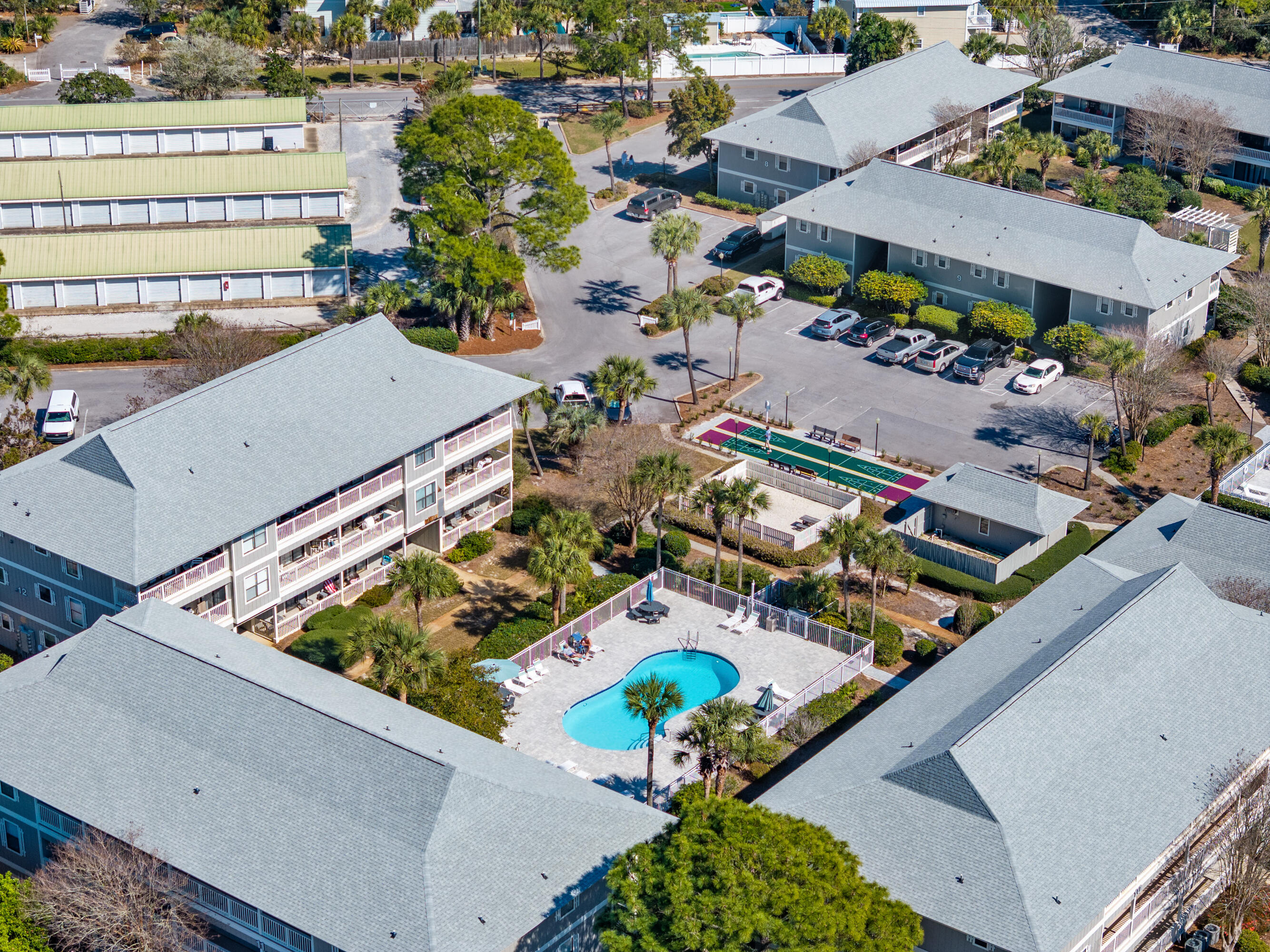 BEACHWOOD VILLAS CONDO - Residential