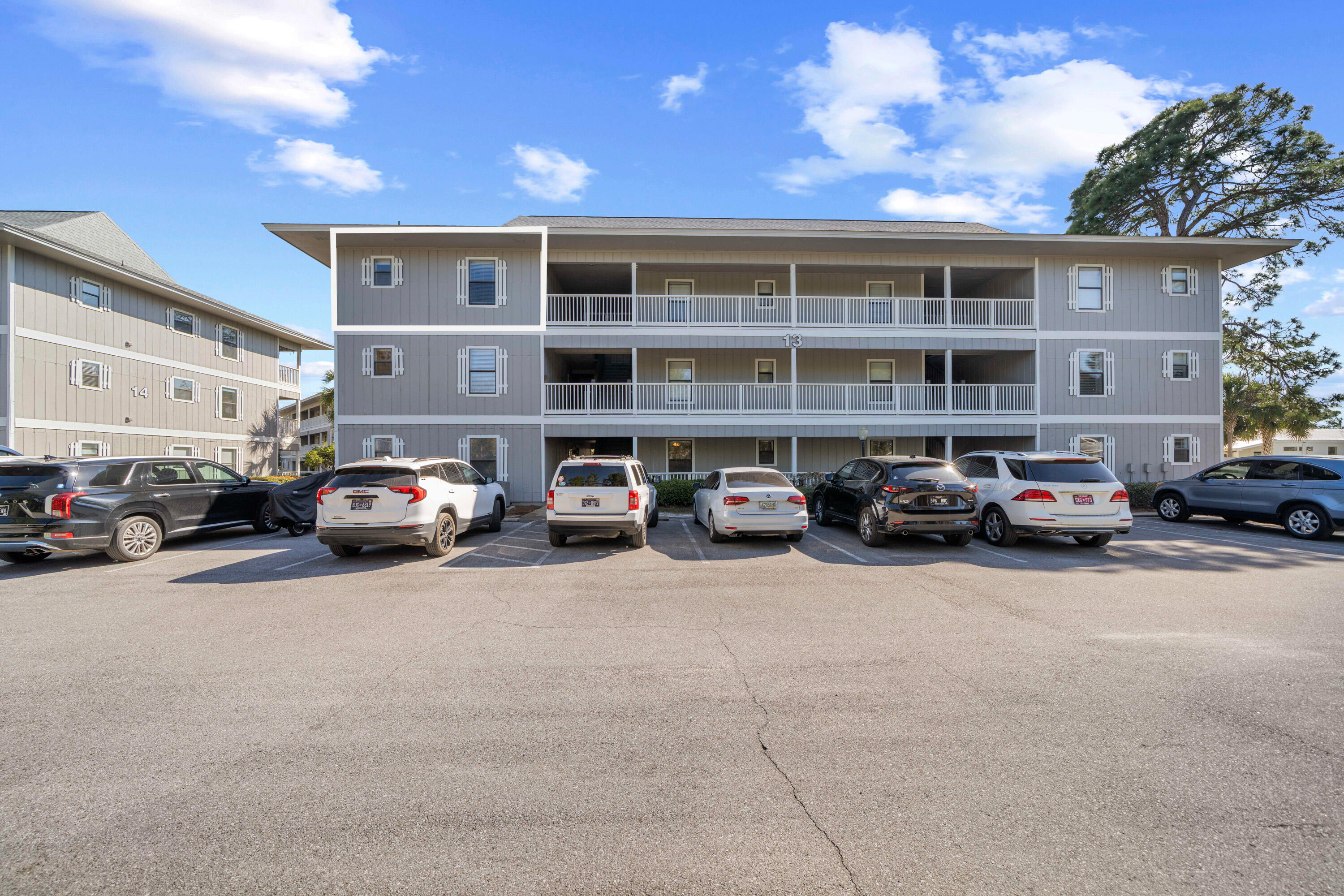 BEACHWOOD VILLAS CONDO - Residential