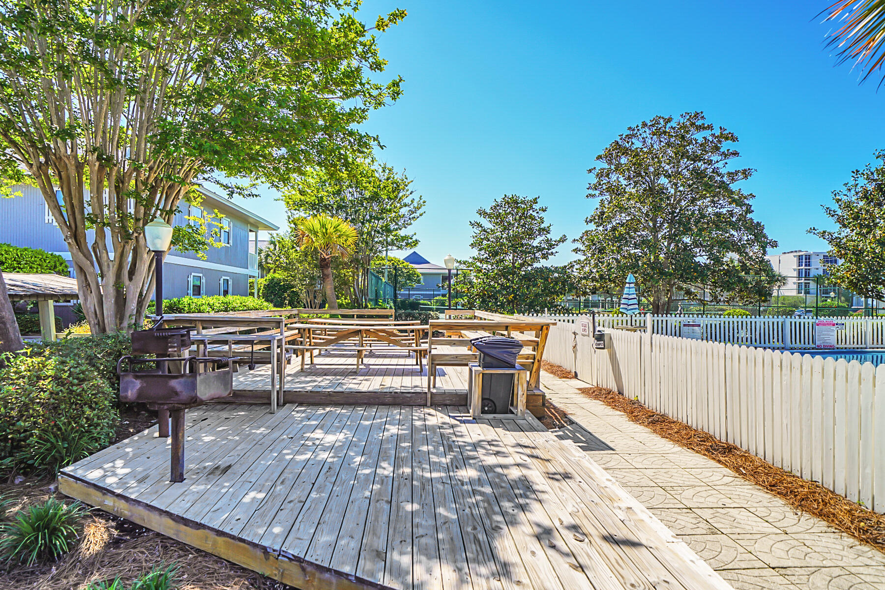 BEACHWOOD VILLAS CONDO - Residential