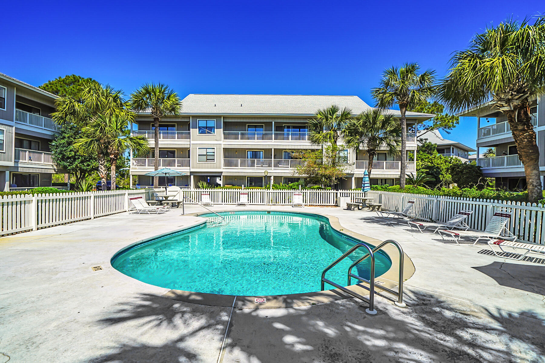 BEACHWOOD VILLAS CONDO - Residential