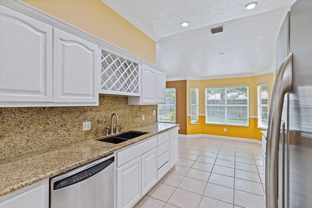 GULF HIGHLANDS UNIT 2 - Residential Lease