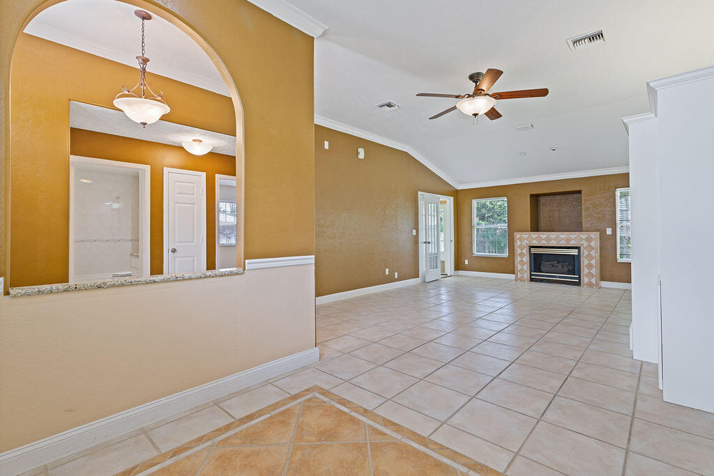 GULF HIGHLANDS UNIT 2 - Residential Lease