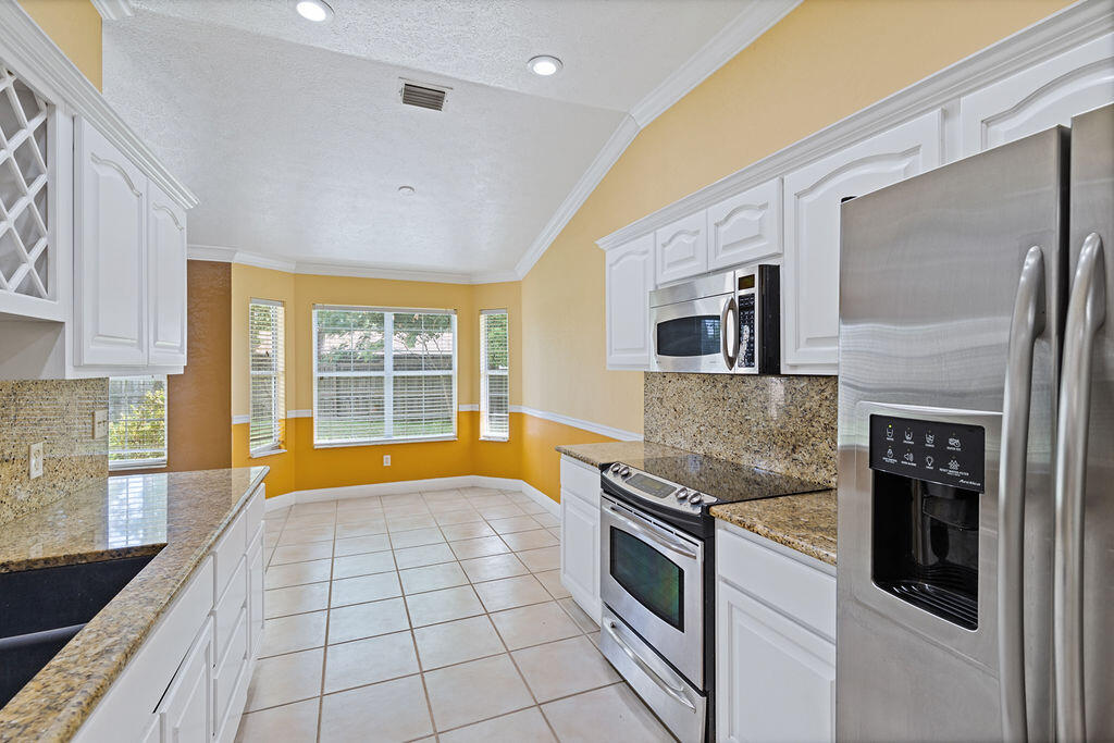 GULF HIGHLANDS UNIT 2 - Residential Lease