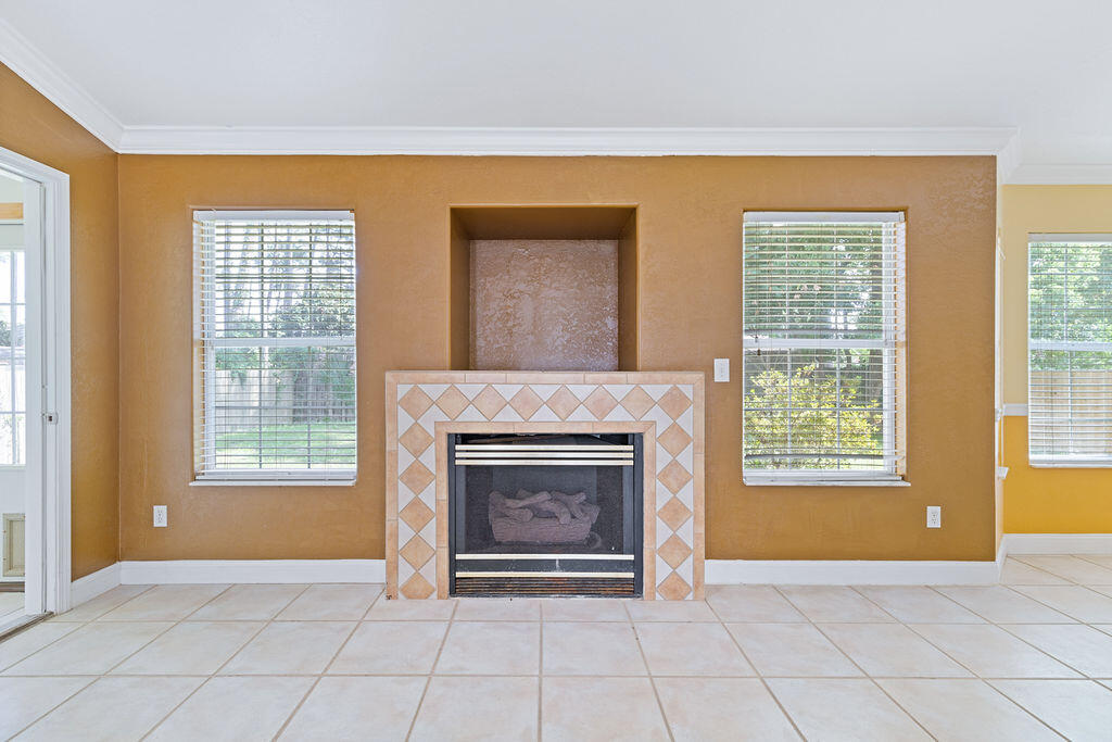 GULF HIGHLANDS UNIT 2 - Residential Lease