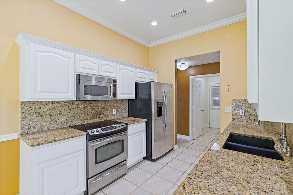 GULF HIGHLANDS UNIT 2 - Residential Lease