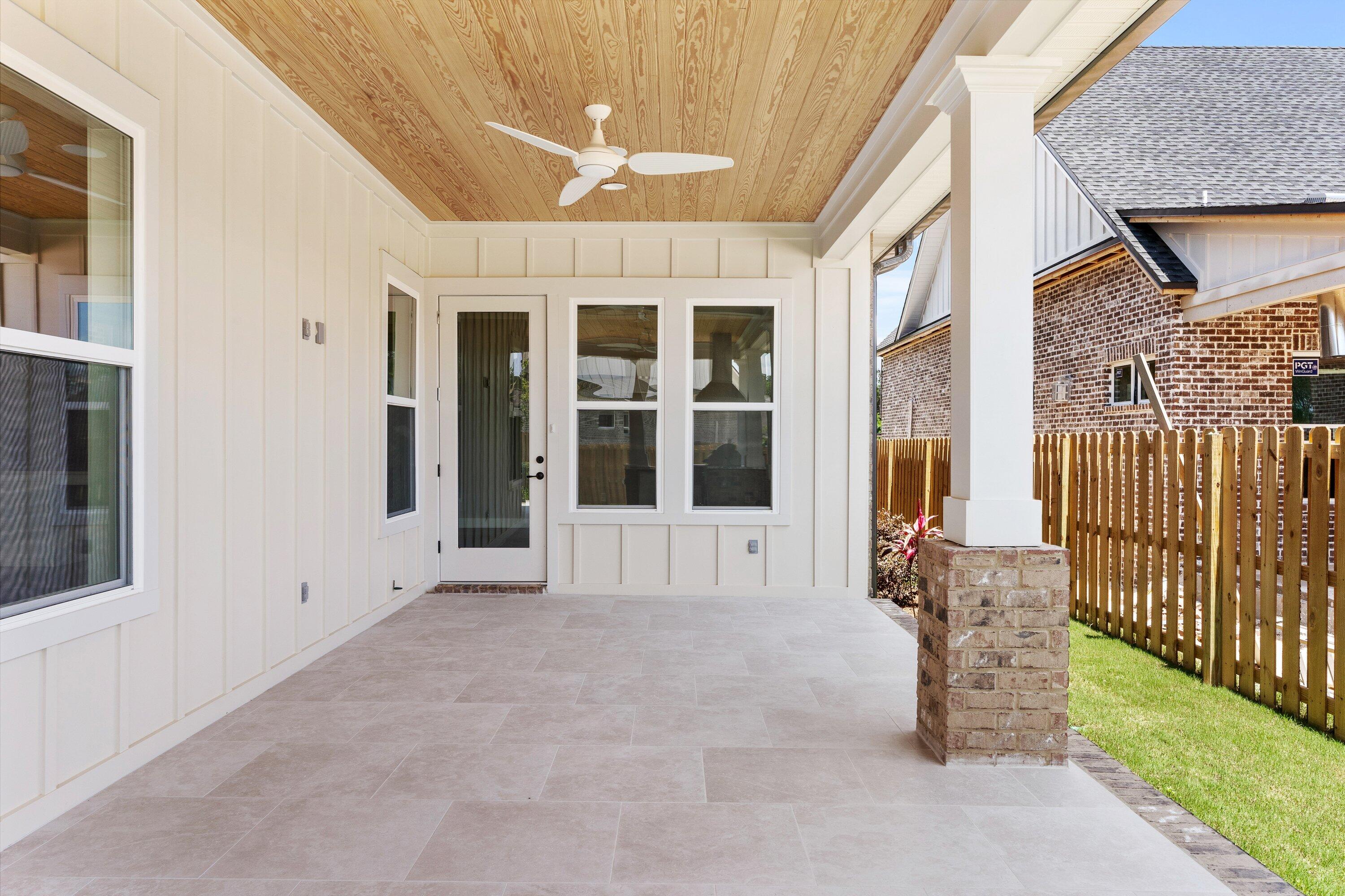 HAMMOCK BAY - Residential